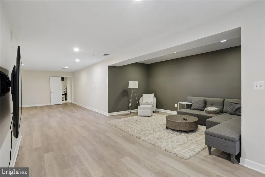 Additional image 16 of 100 Windy Knoll Drive, Rockville, MD 20850