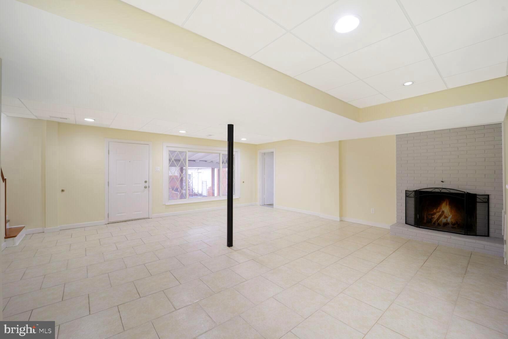 MURRAY HILL - Residential