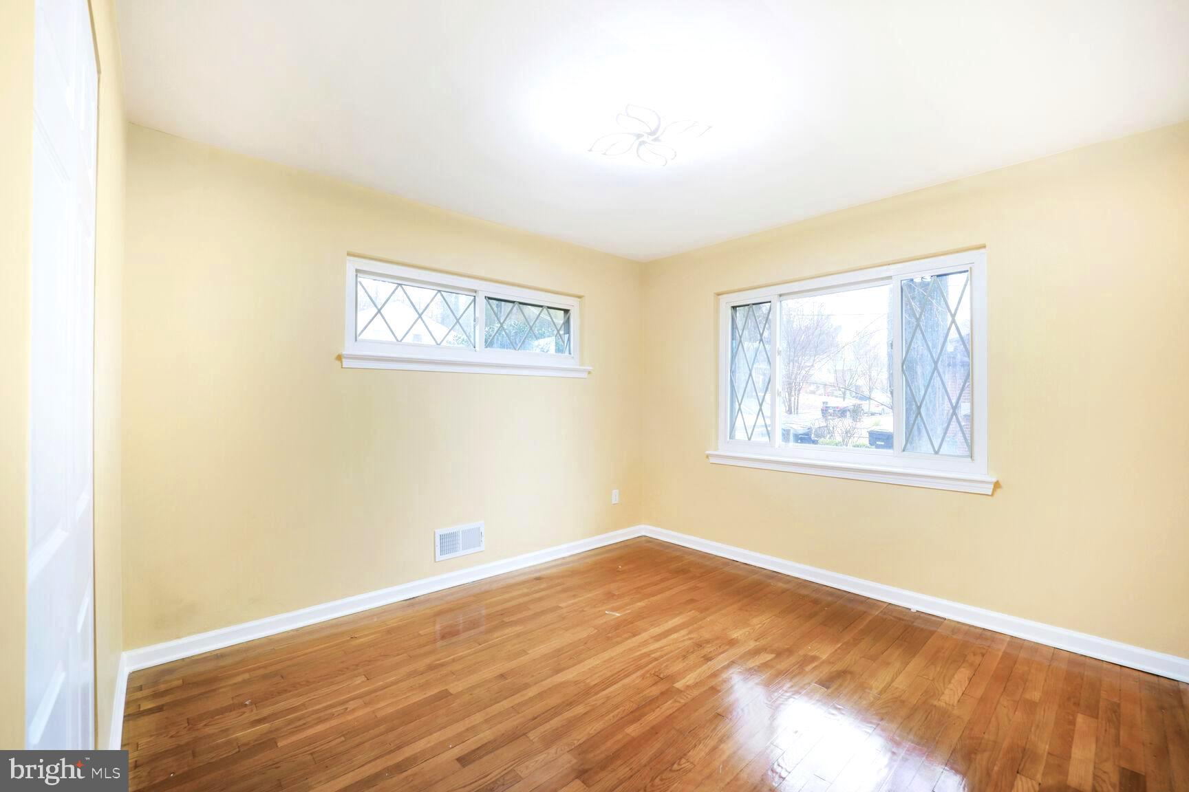 MURRAY HILL - Residential