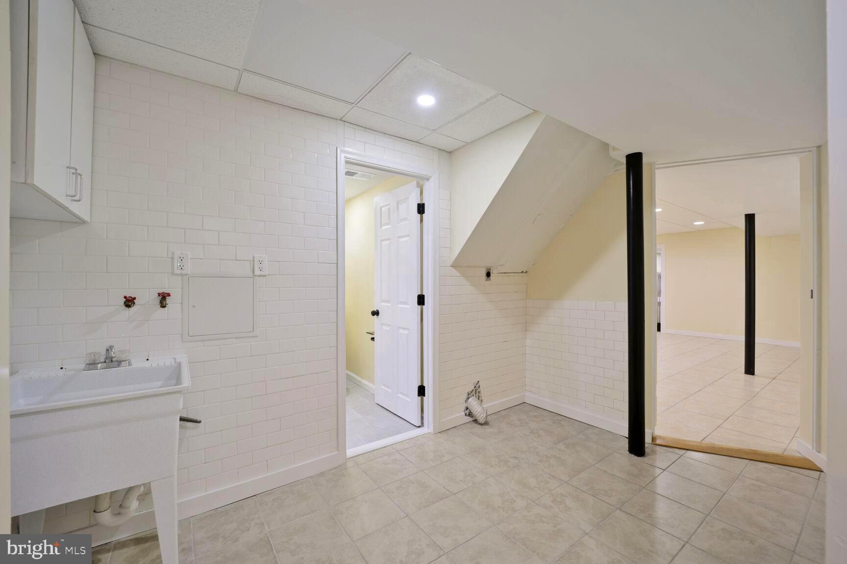 MURRAY HILL - Residential