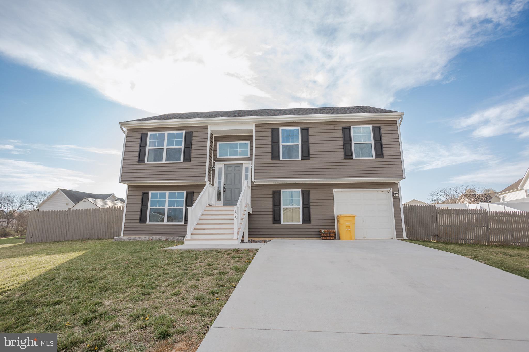 FORT HILL FARMS - Residential