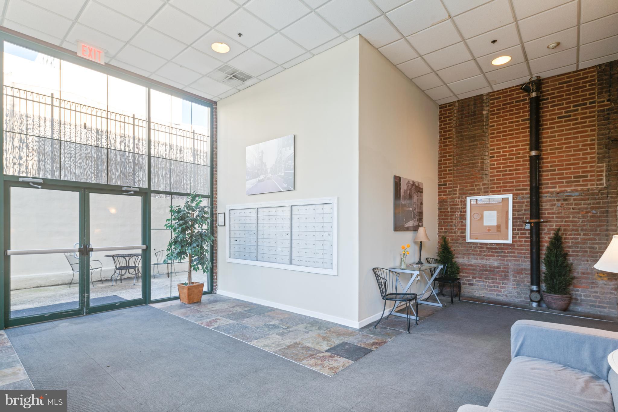 CHINATOWN - Residential Lease