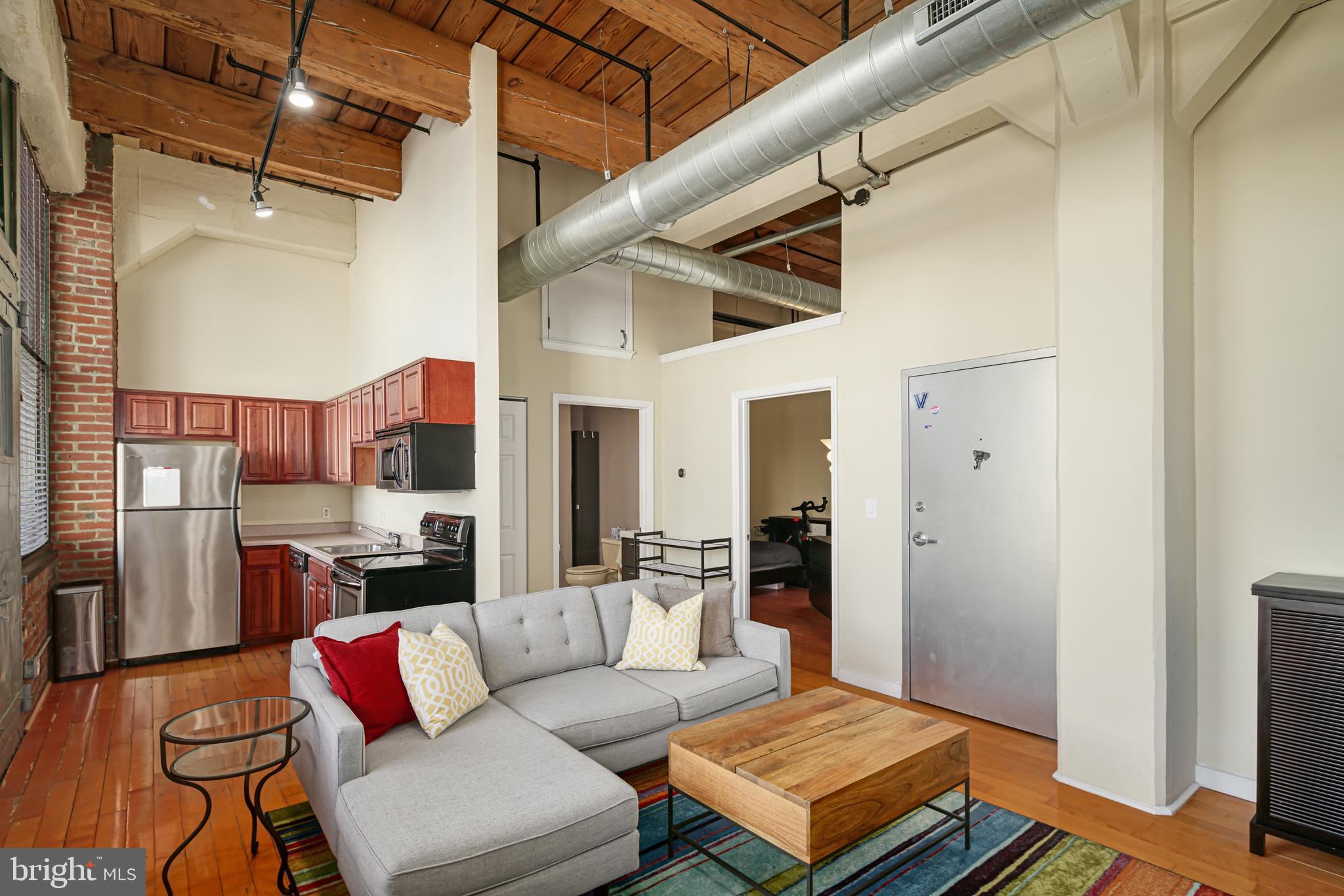 CHINATOWN - Residential Lease