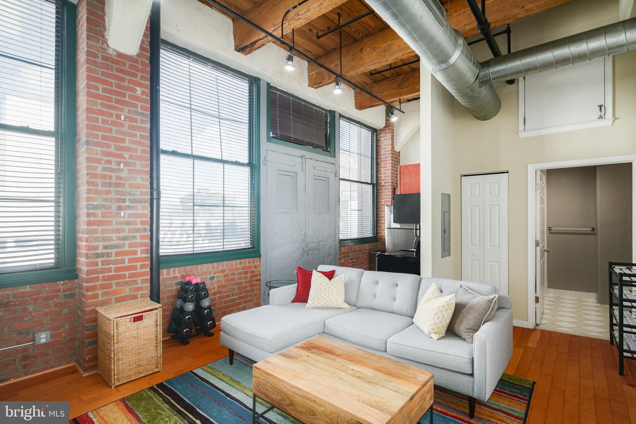 CHINATOWN - Residential Lease