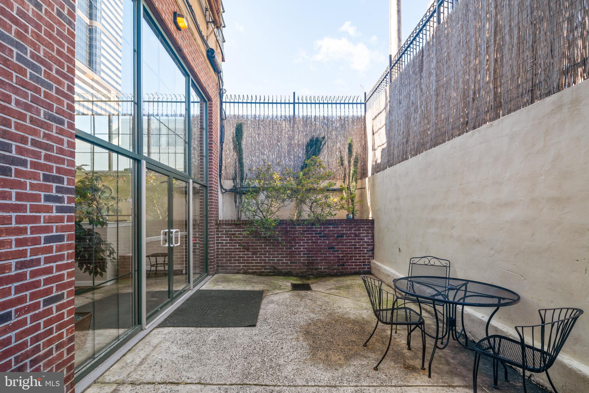 CHINATOWN - Residential Lease