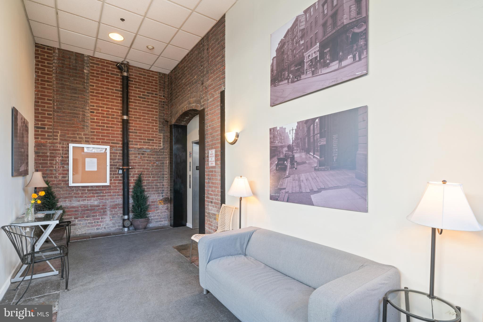 CHINATOWN - Residential Lease