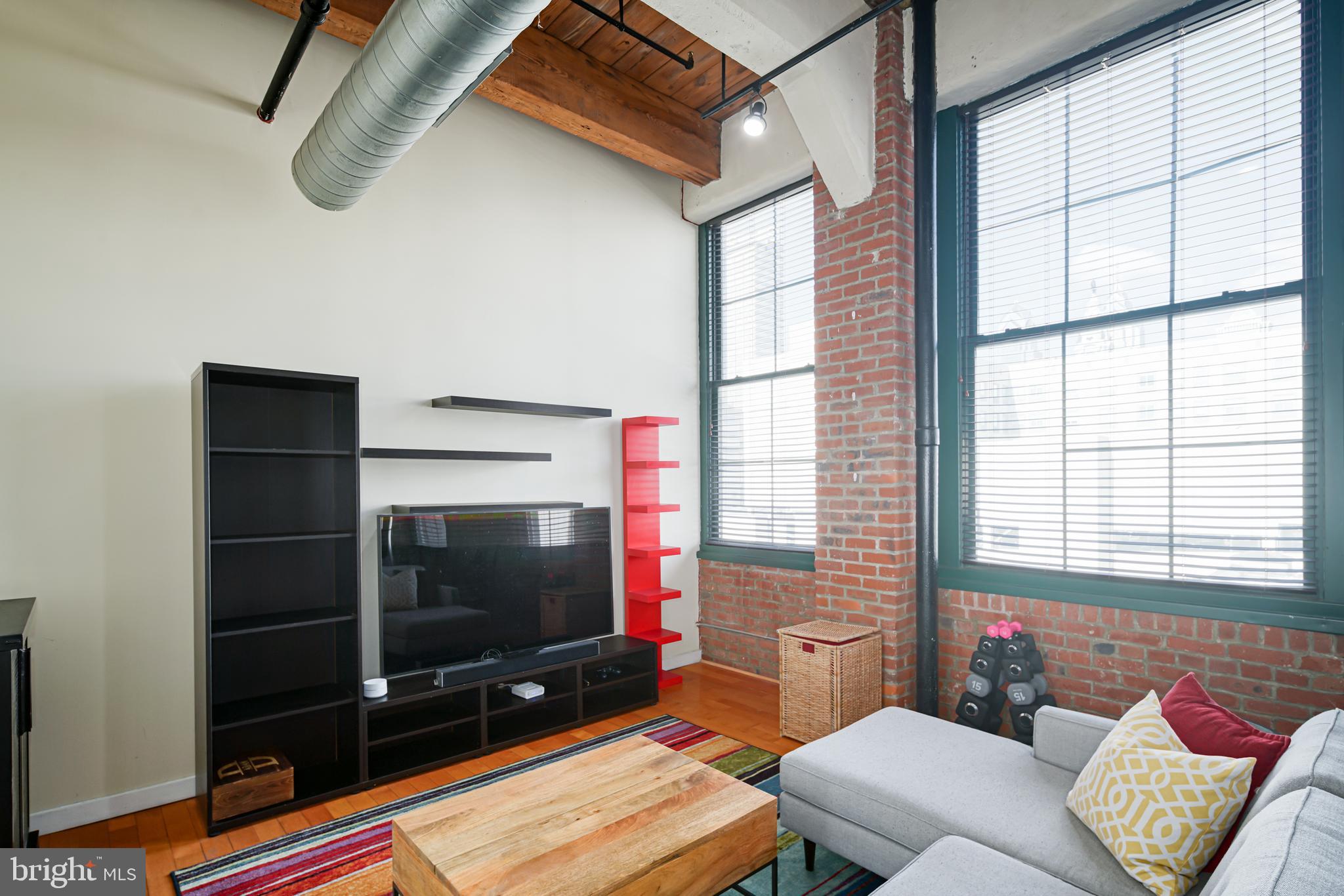 CHINATOWN - Residential Lease