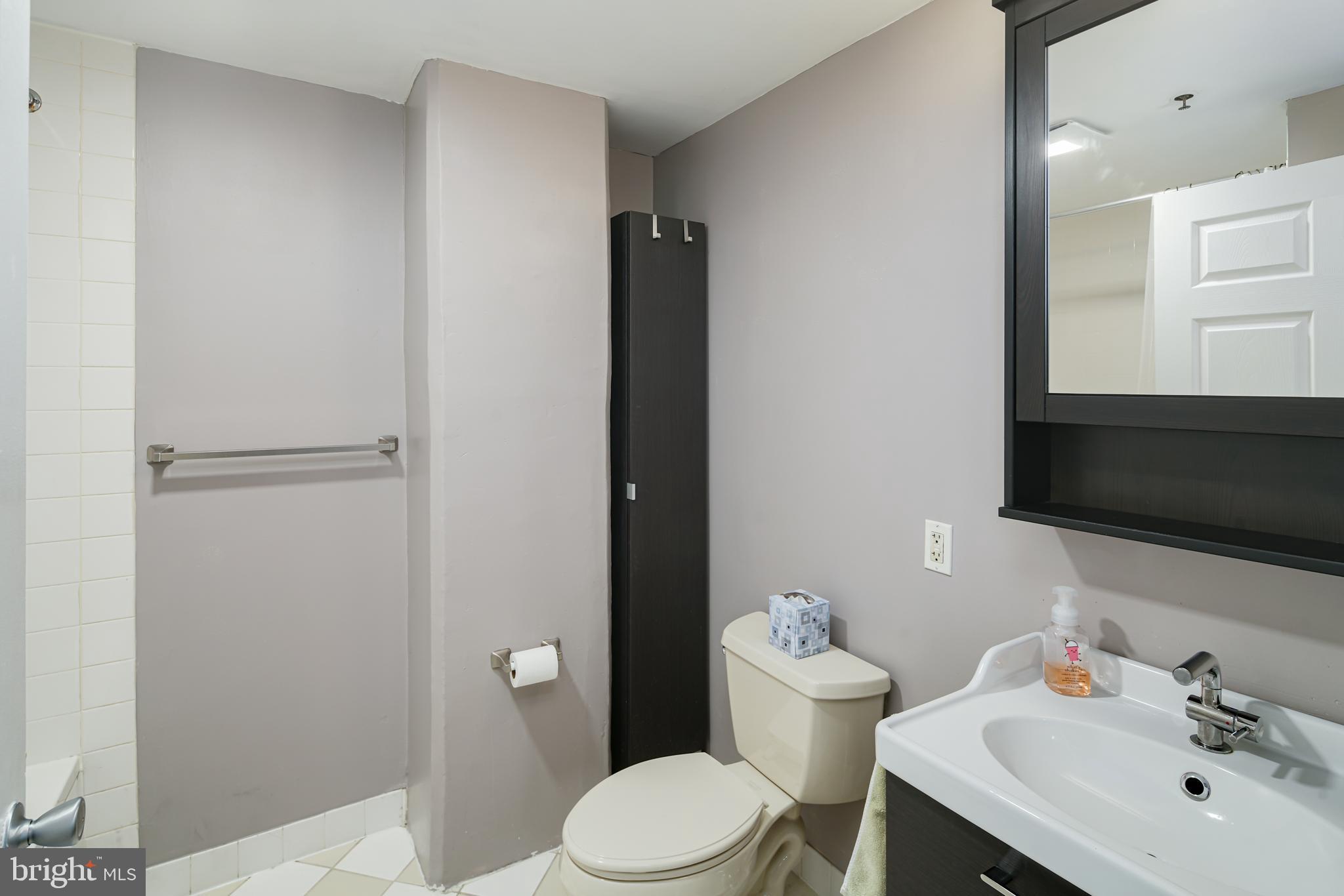 CHINATOWN - Residential Lease