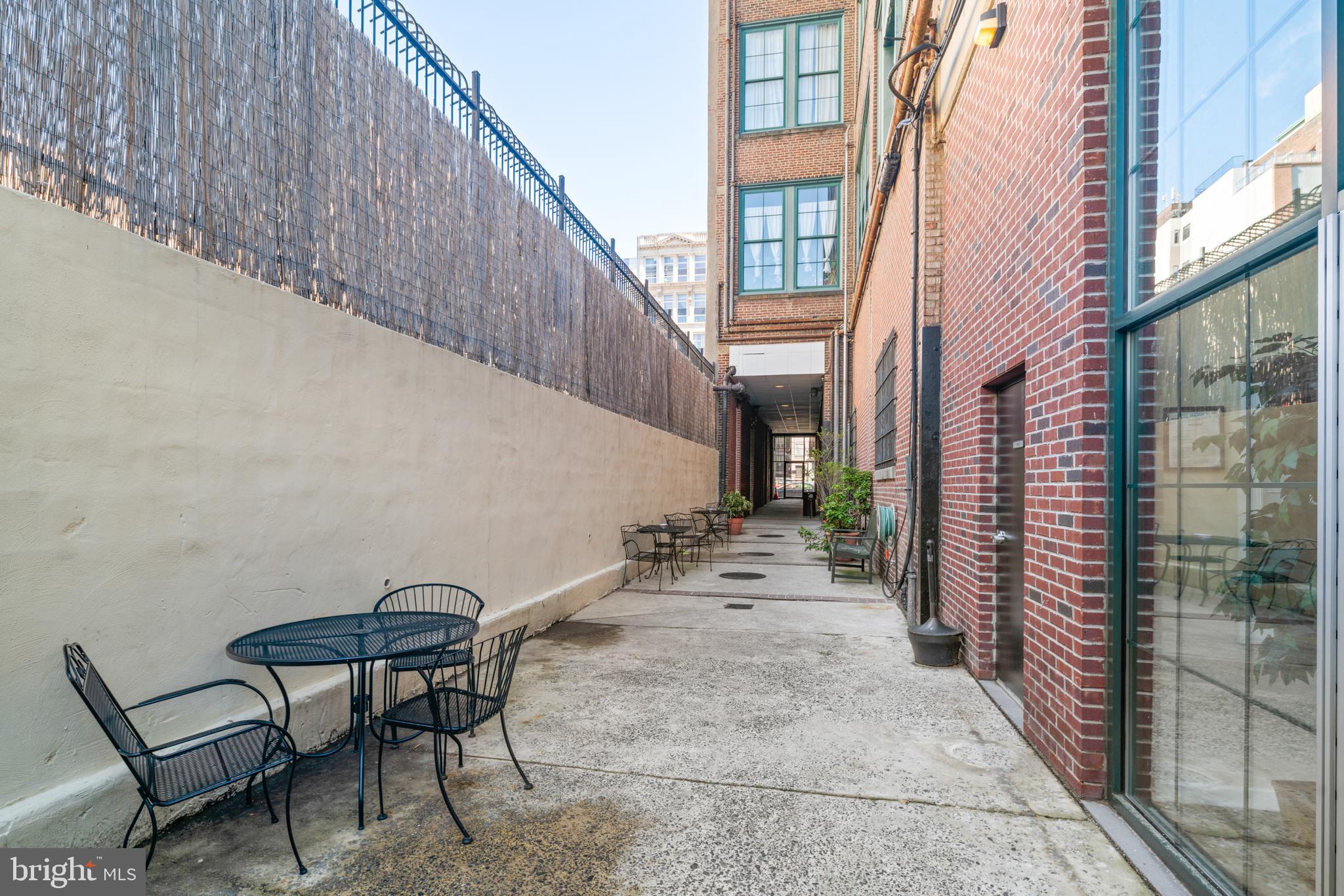 CHINATOWN - Residential Lease