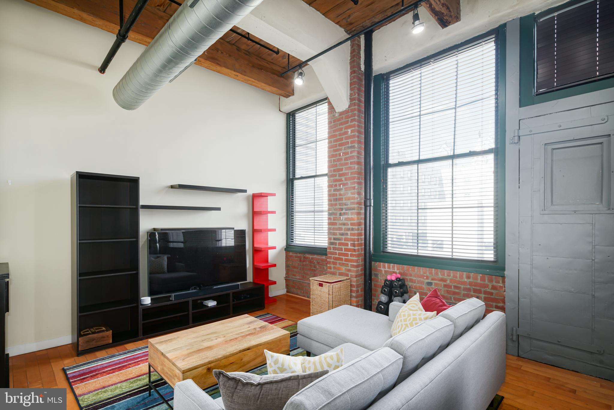 CHINATOWN - Residential Lease