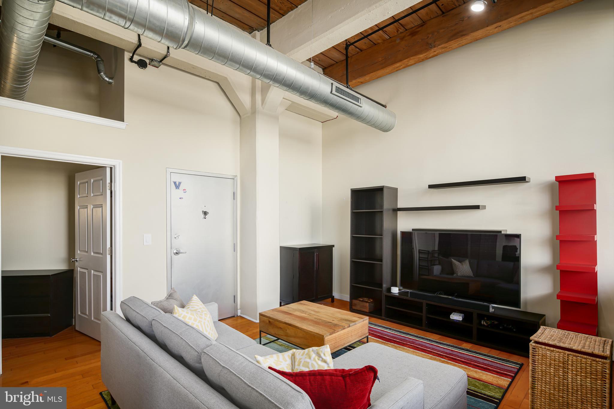 CHINATOWN - Residential Lease