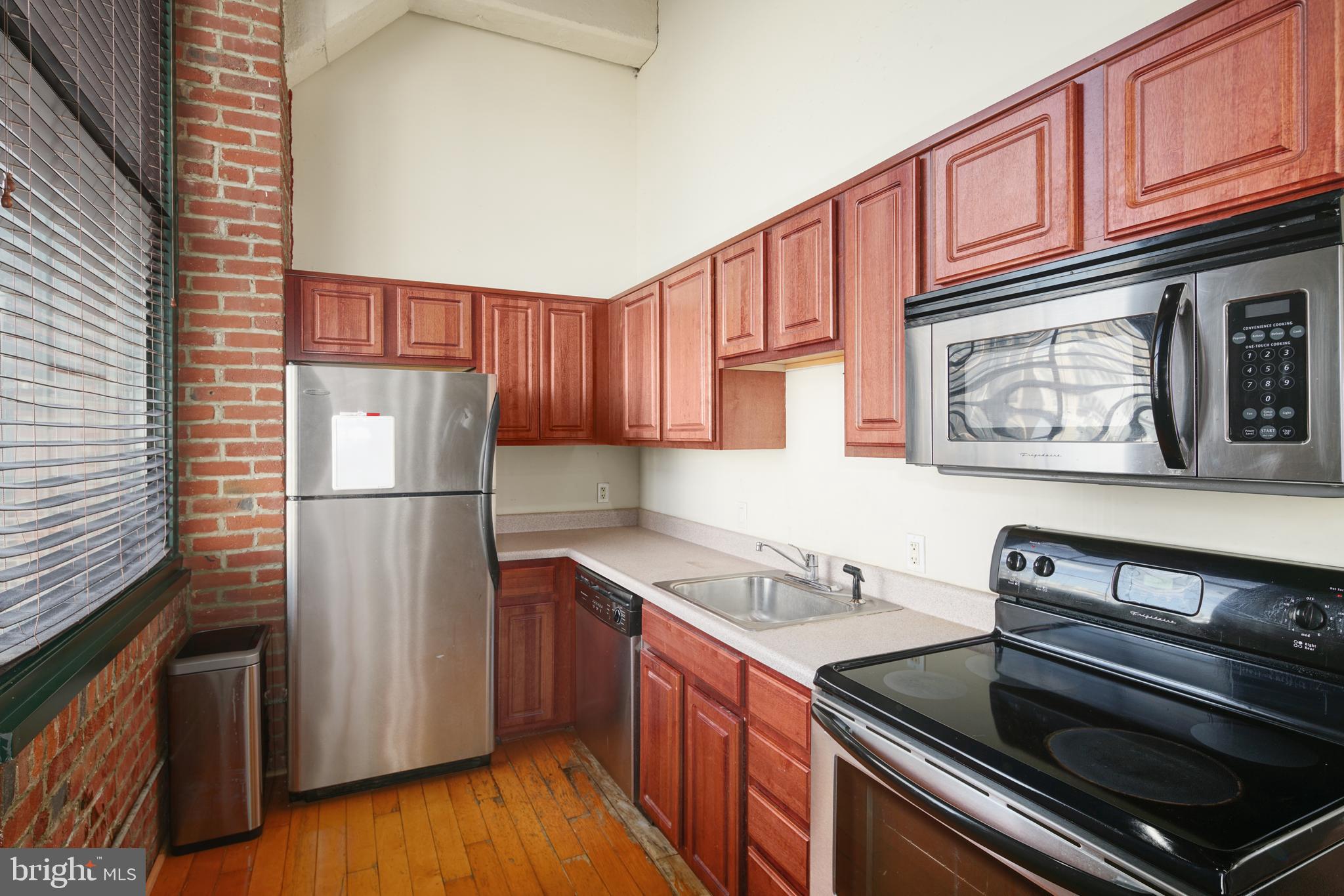 CHINATOWN - Residential Lease