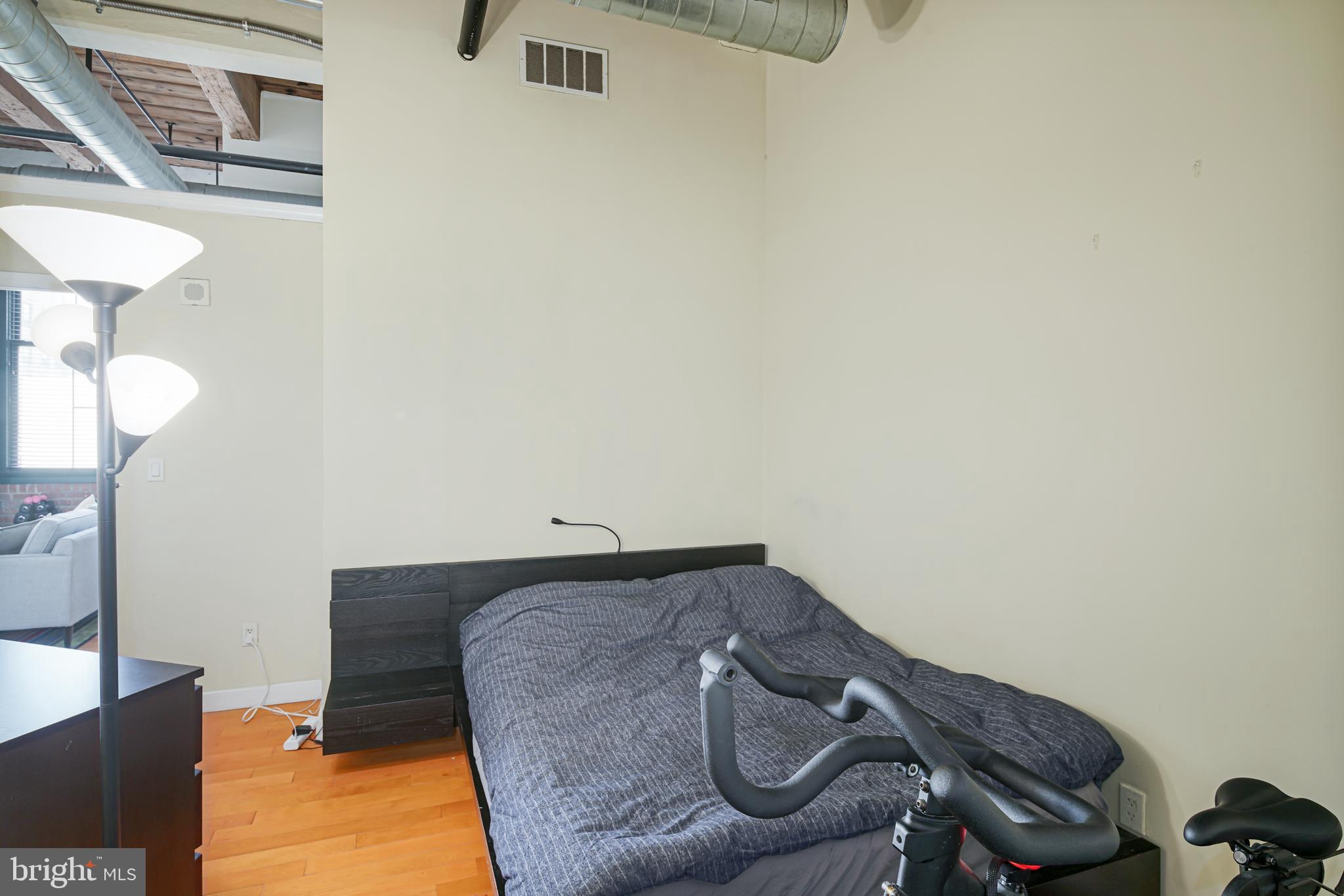 CHINATOWN - Residential Lease