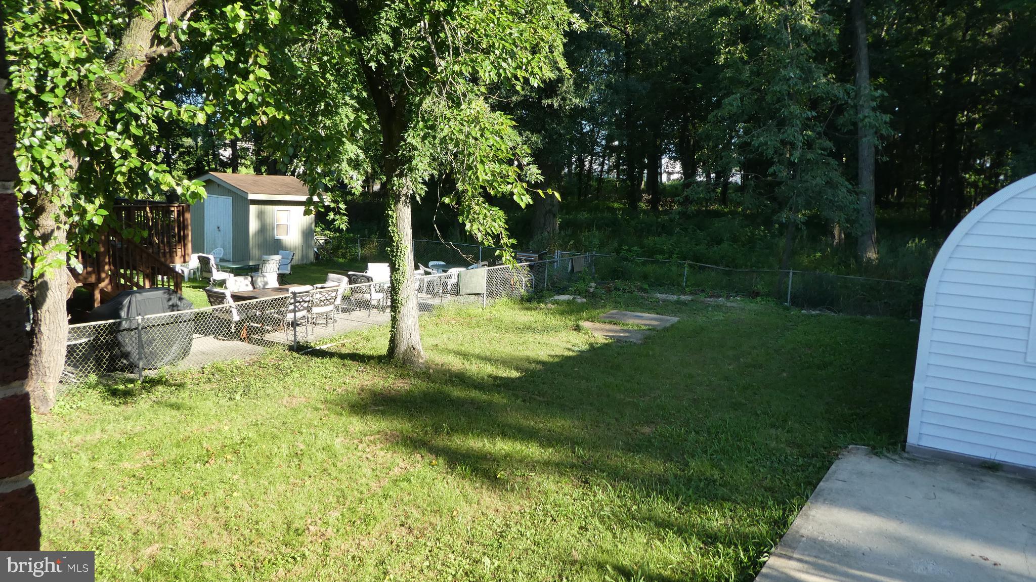 ADELPHI KNOLLS - Residential Lease