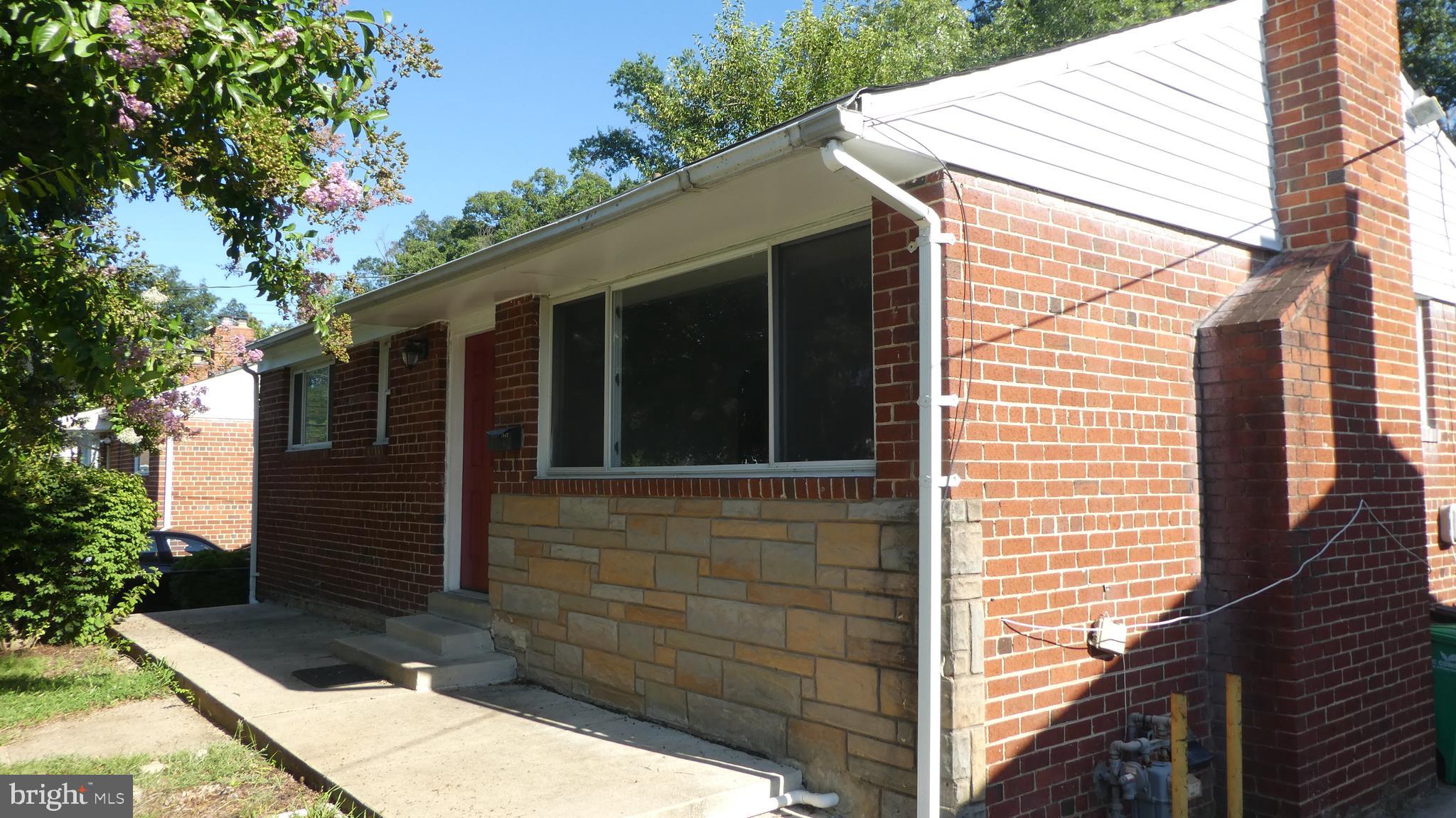 ADELPHI KNOLLS - Residential Lease