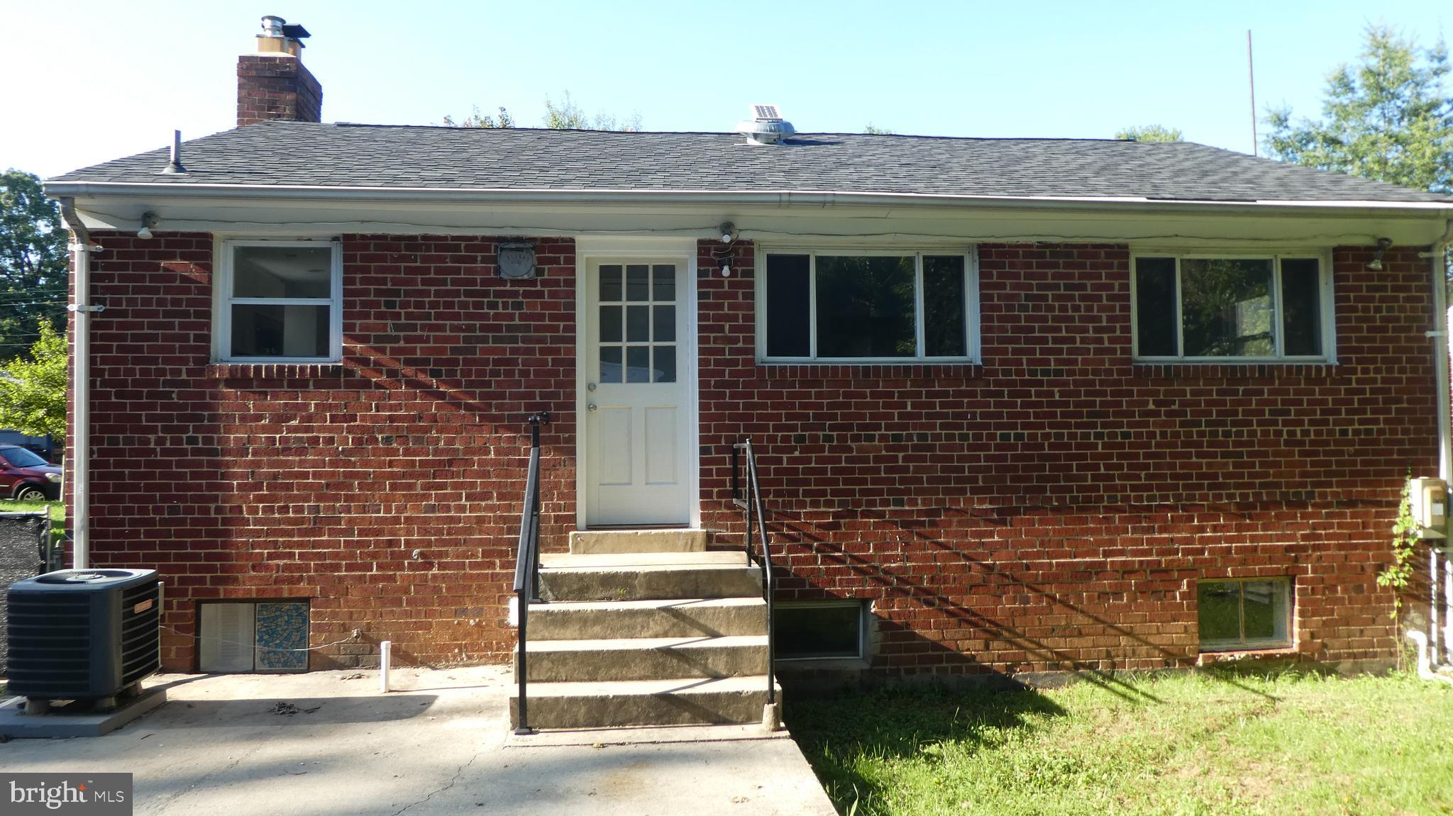 ADELPHI KNOLLS - Residential Lease