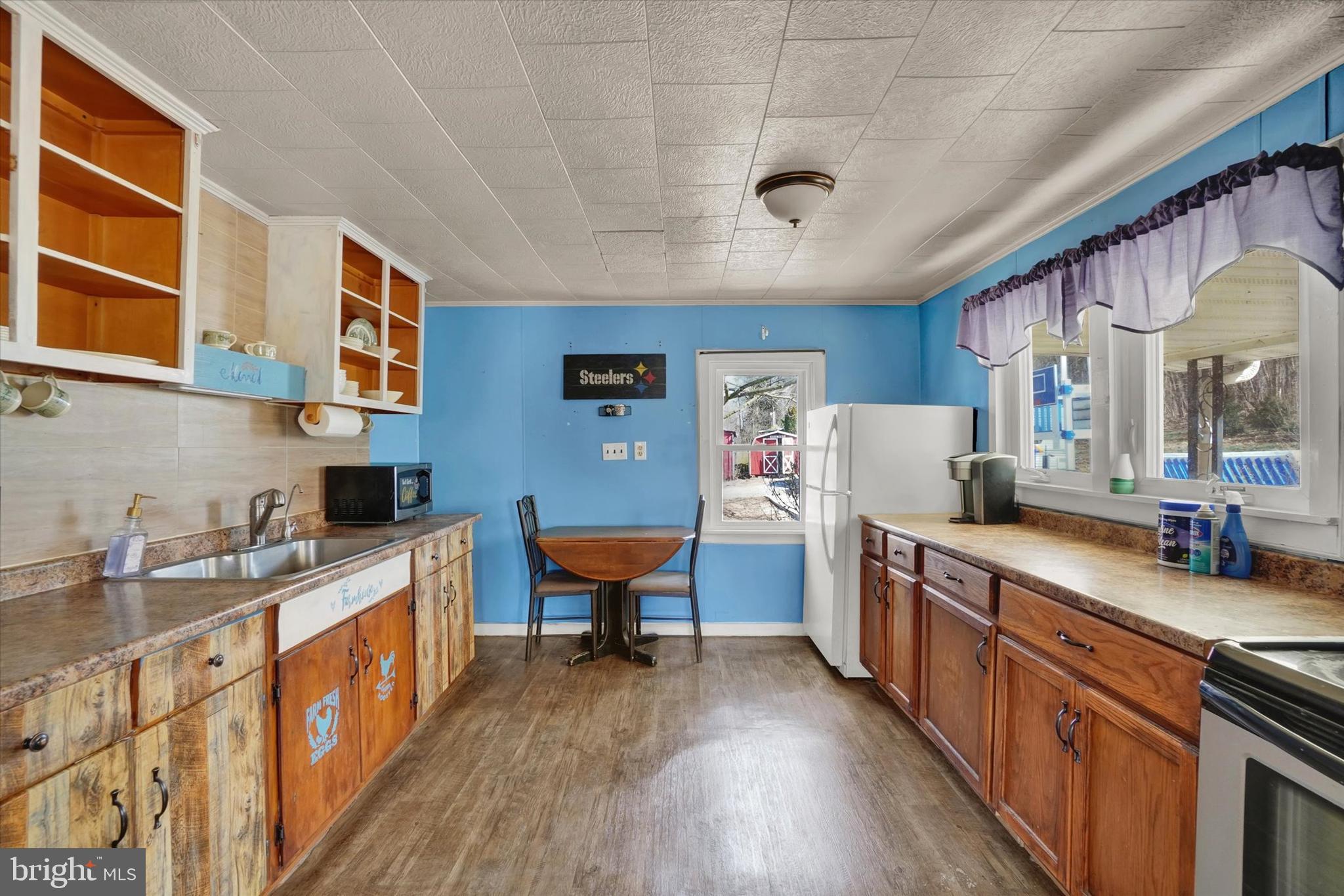 LOWER WINDSOR - Residential