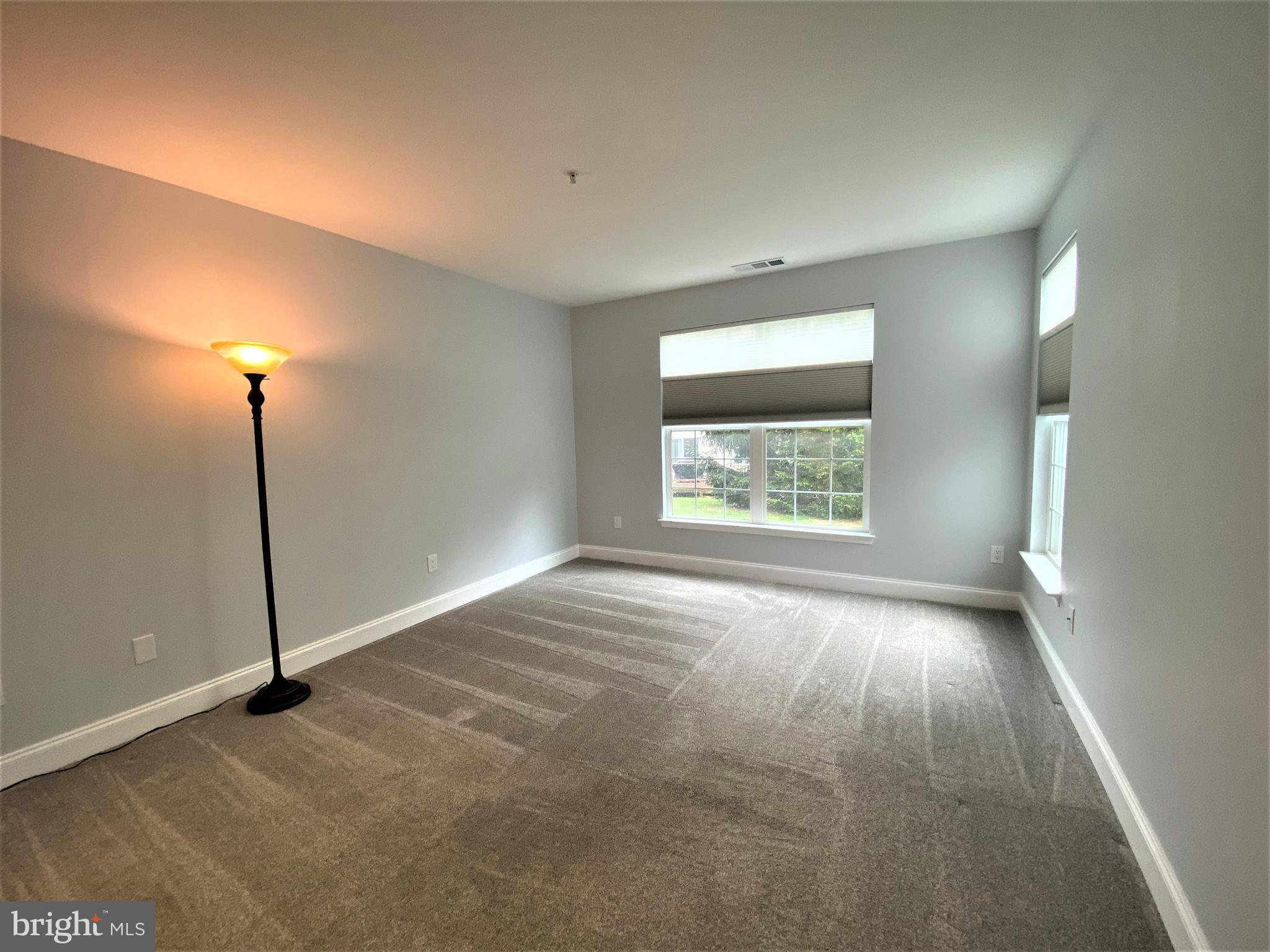 HOLLINGTON AT THE POINTE - Residential