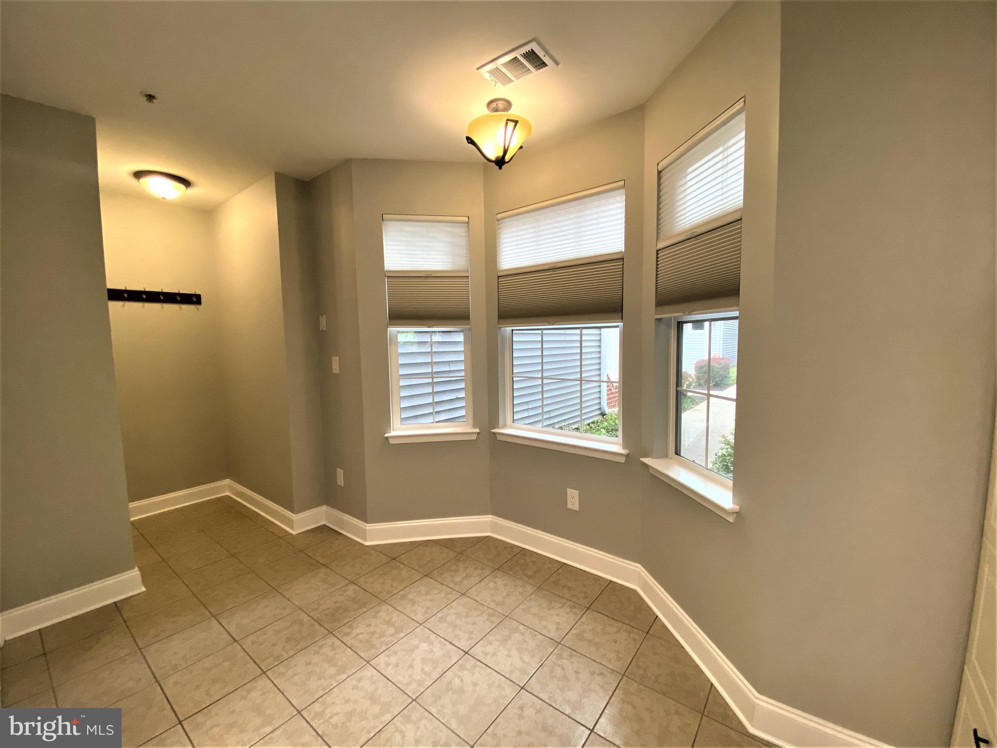 HOLLINGTON AT THE POINTE - Residential