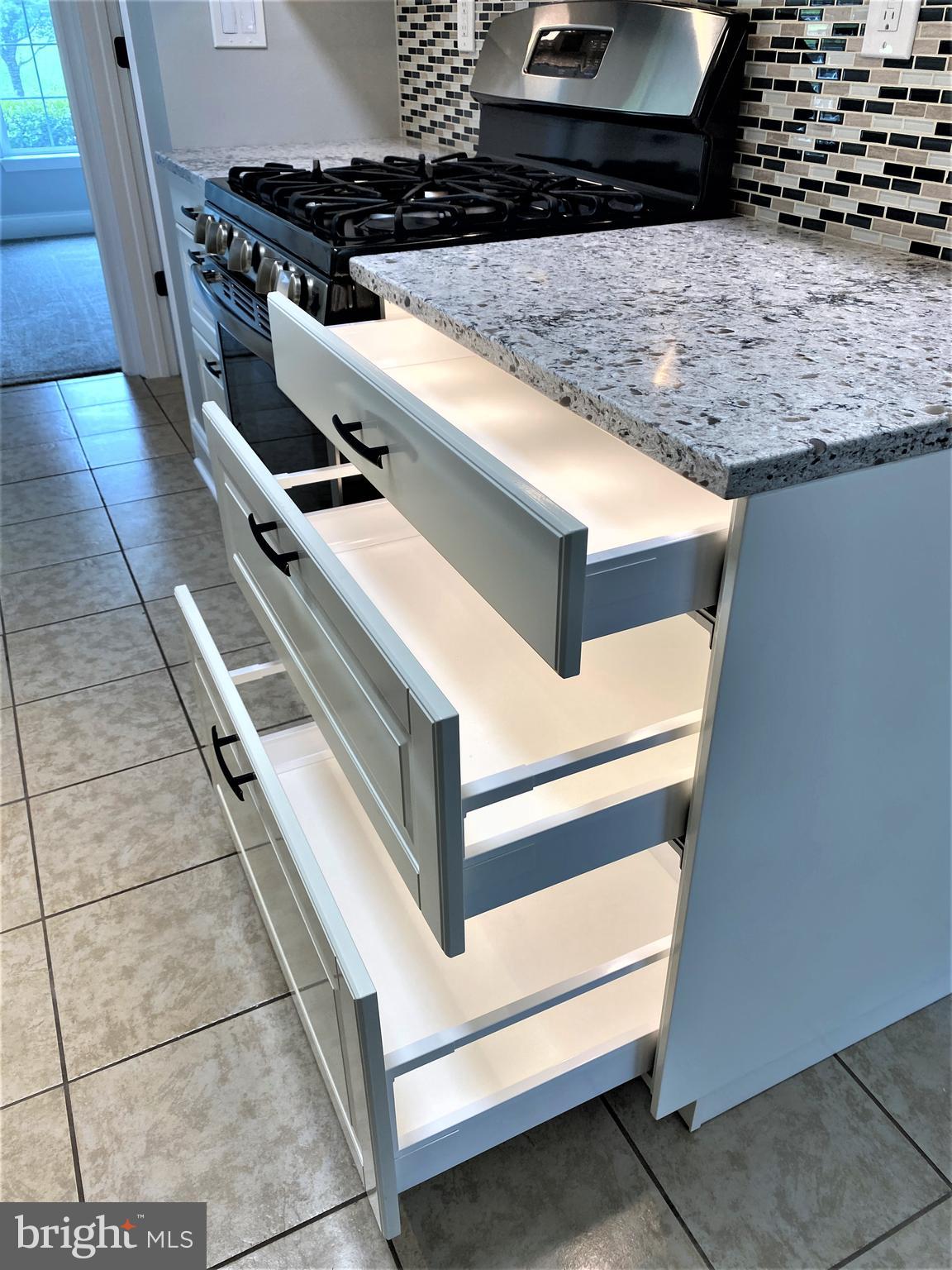 HOLLINGTON AT THE POINTE - Residential