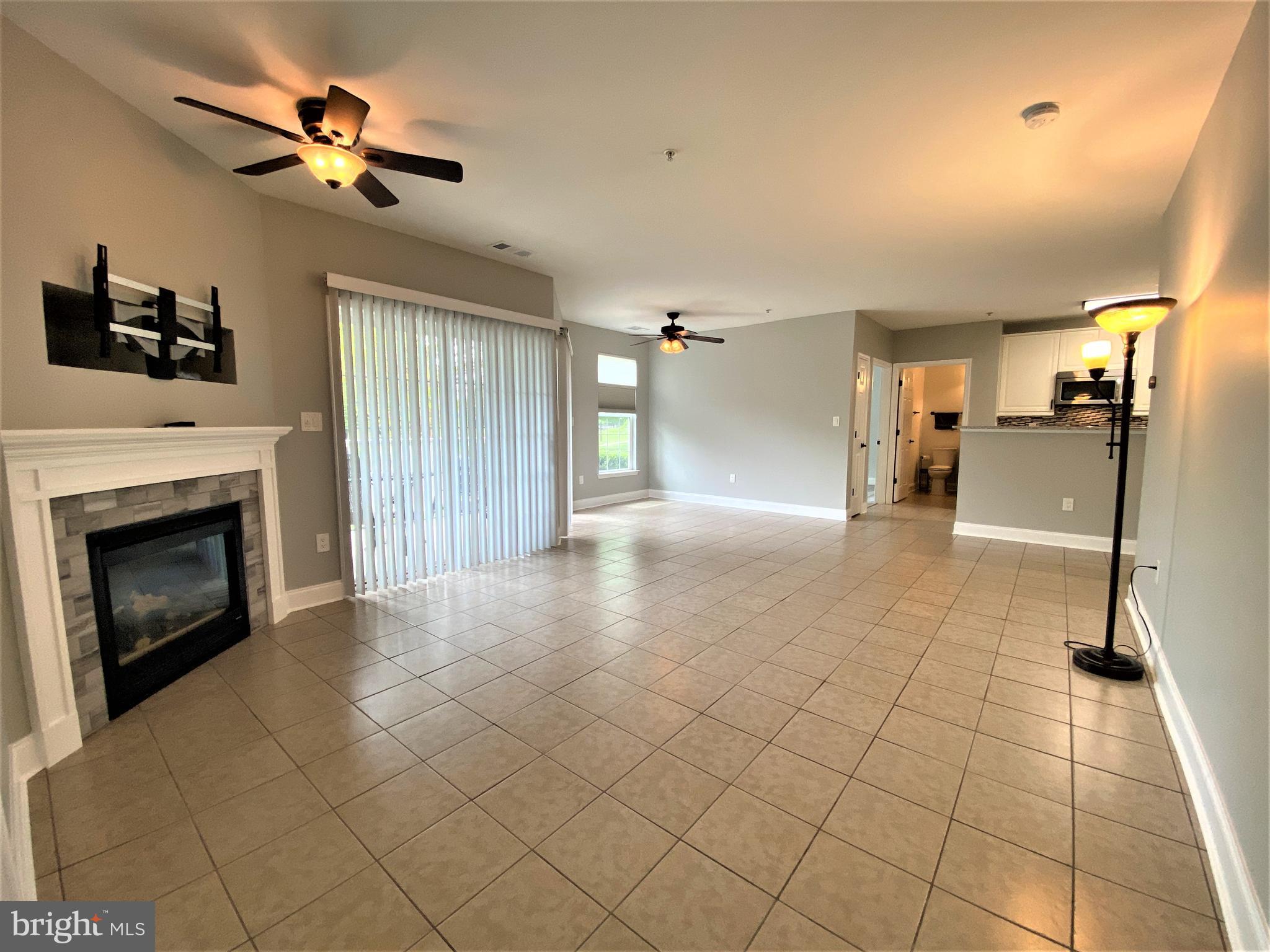 HOLLINGTON AT THE POINTE - Residential