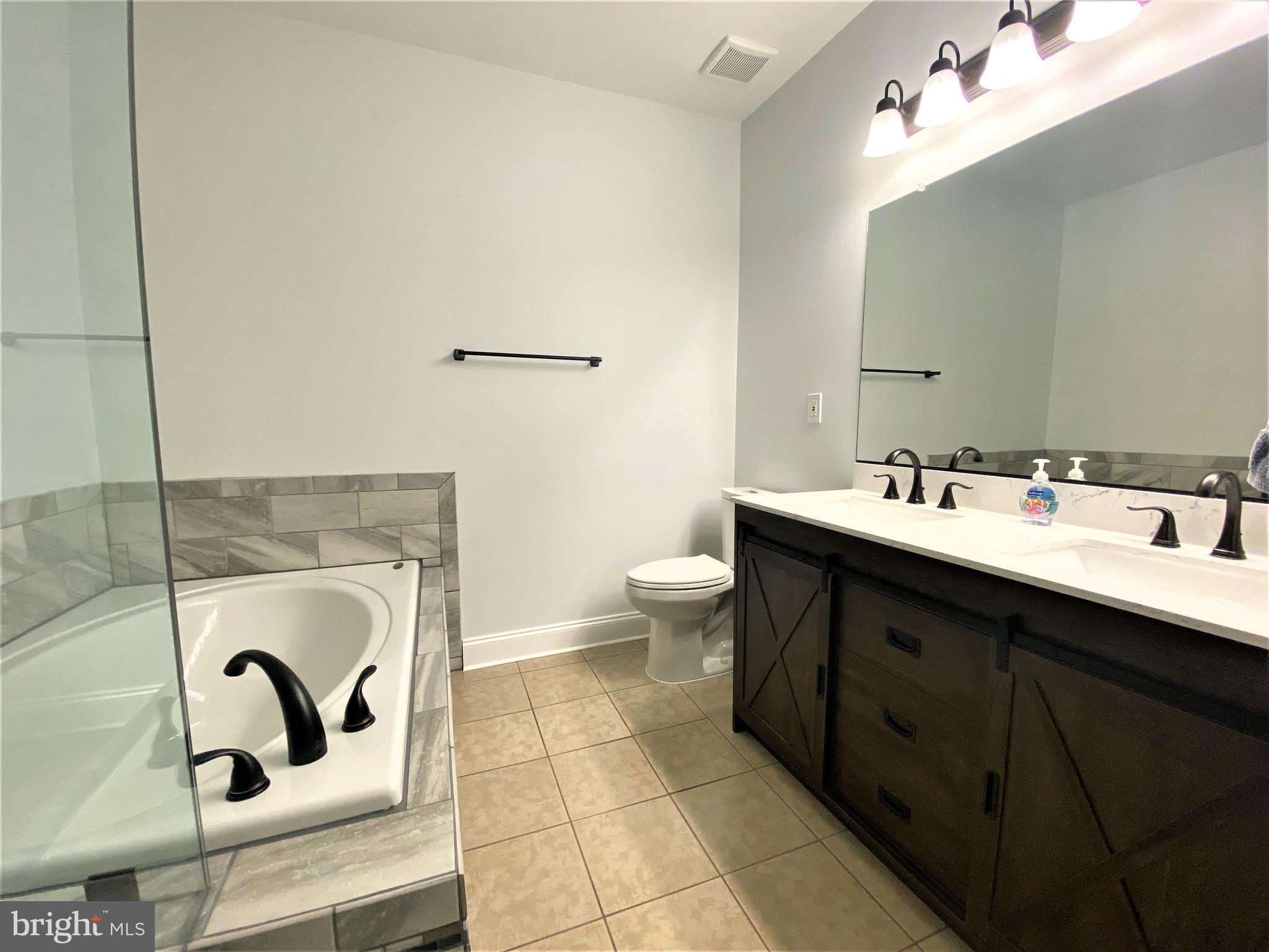 HOLLINGTON AT THE POINTE - Residential