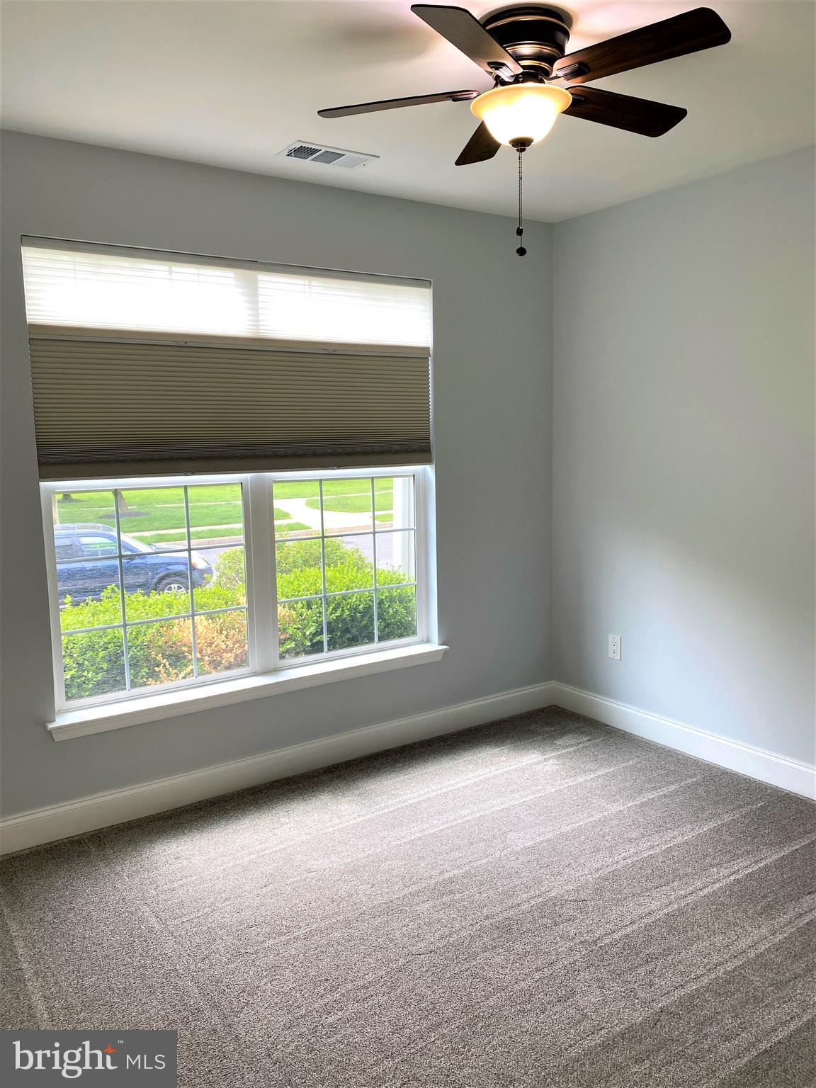 HOLLINGTON AT THE POINTE - Residential