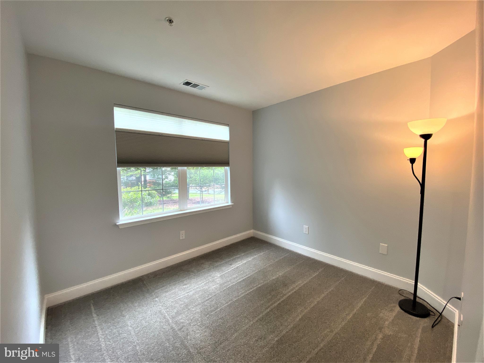 HOLLINGTON AT THE POINTE - Residential