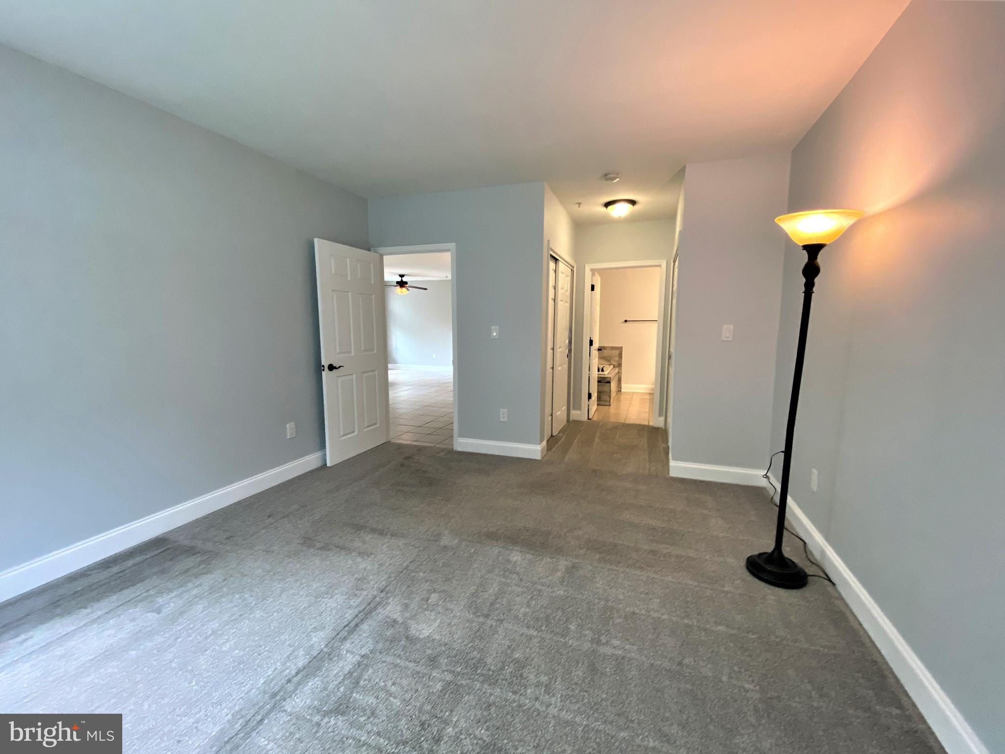 HOLLINGTON AT THE POINTE - Residential