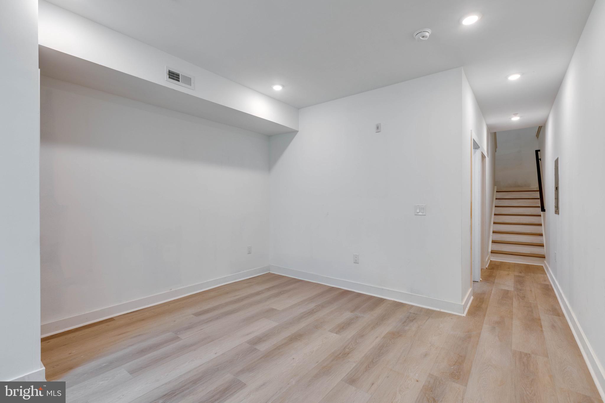 MANTUA - Residential Lease