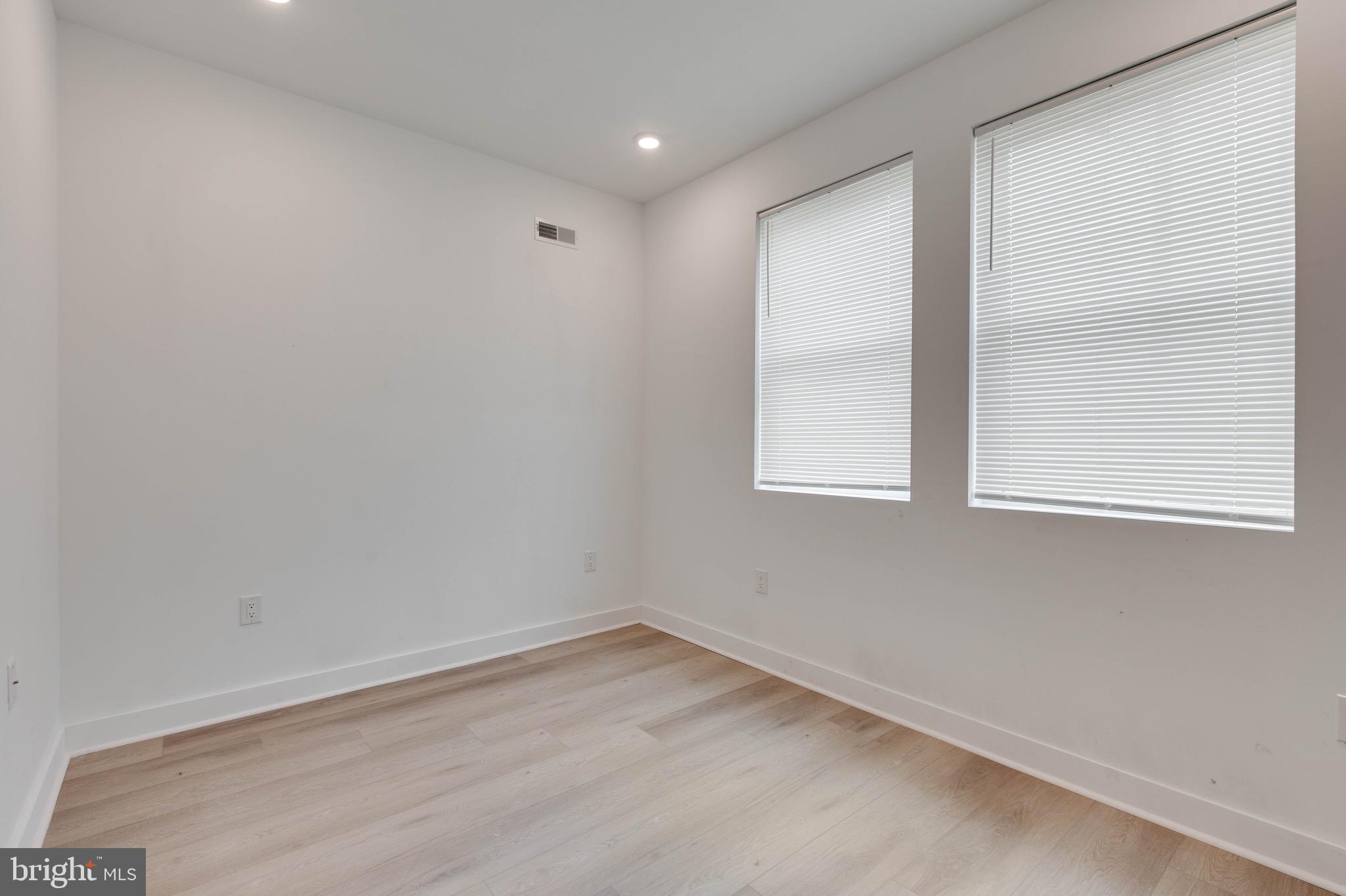 MANTUA - Residential Lease