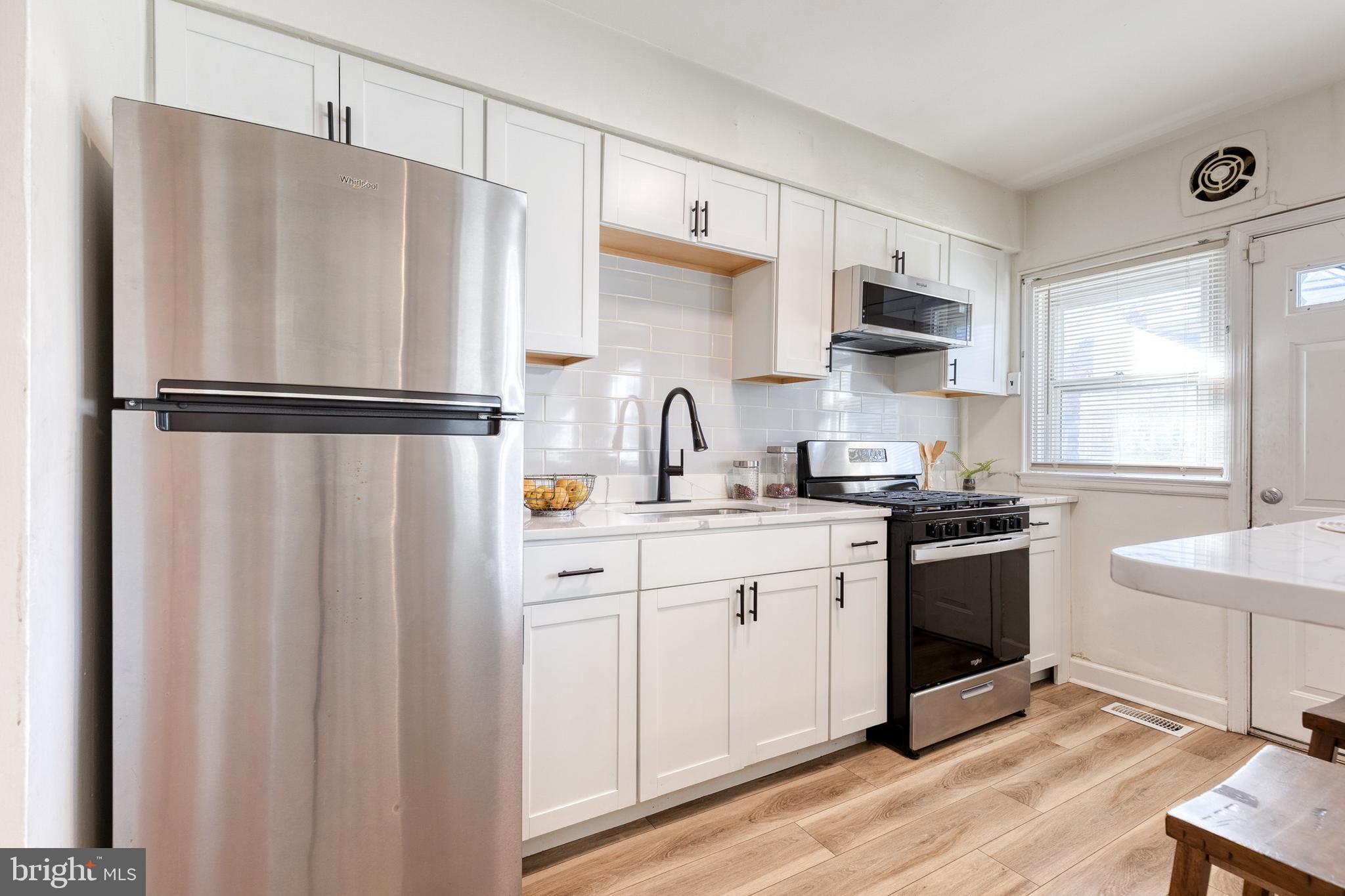 CHINQUAPIN PARK - Residential