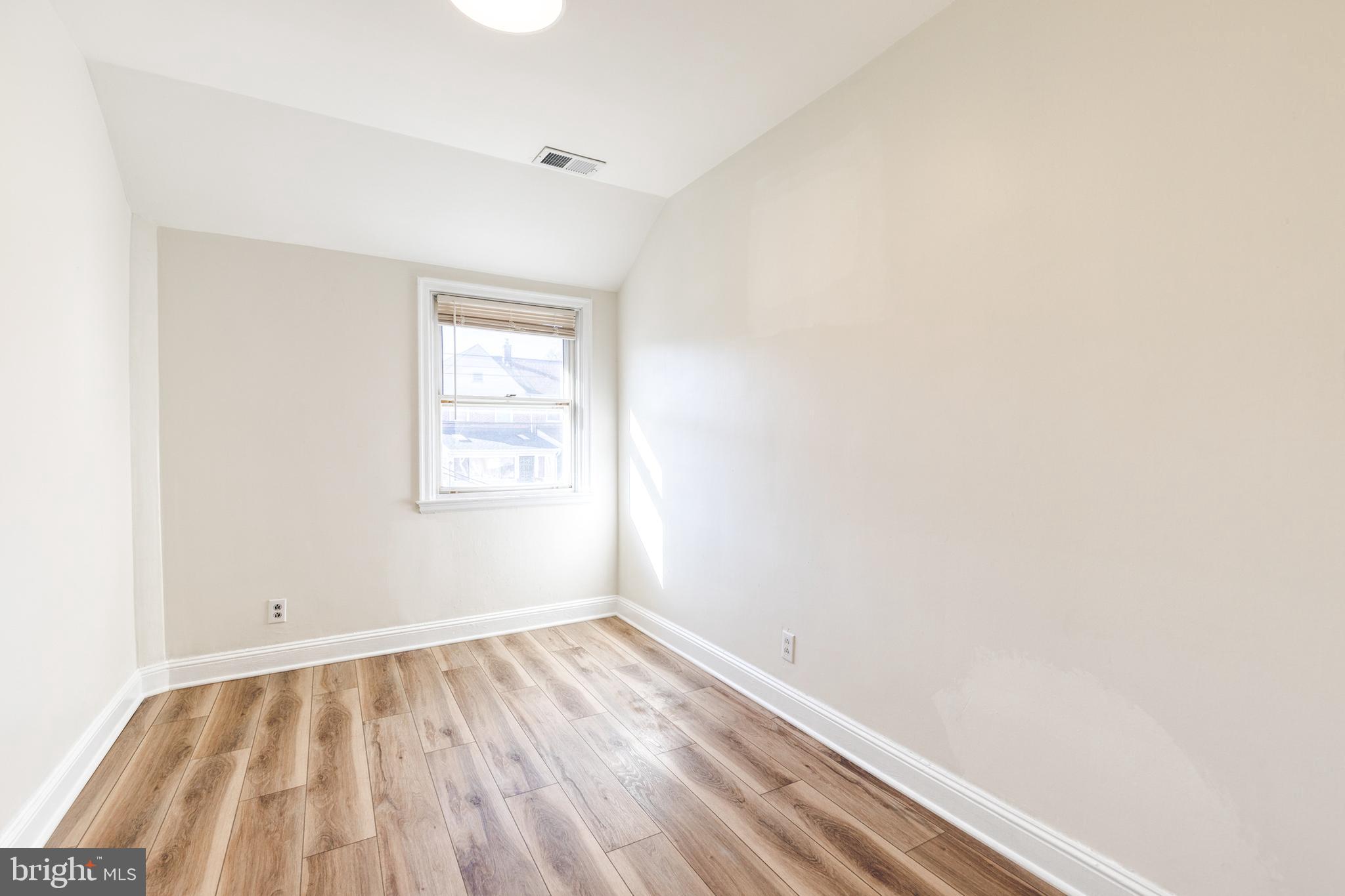 CHINQUAPIN PARK - Residential