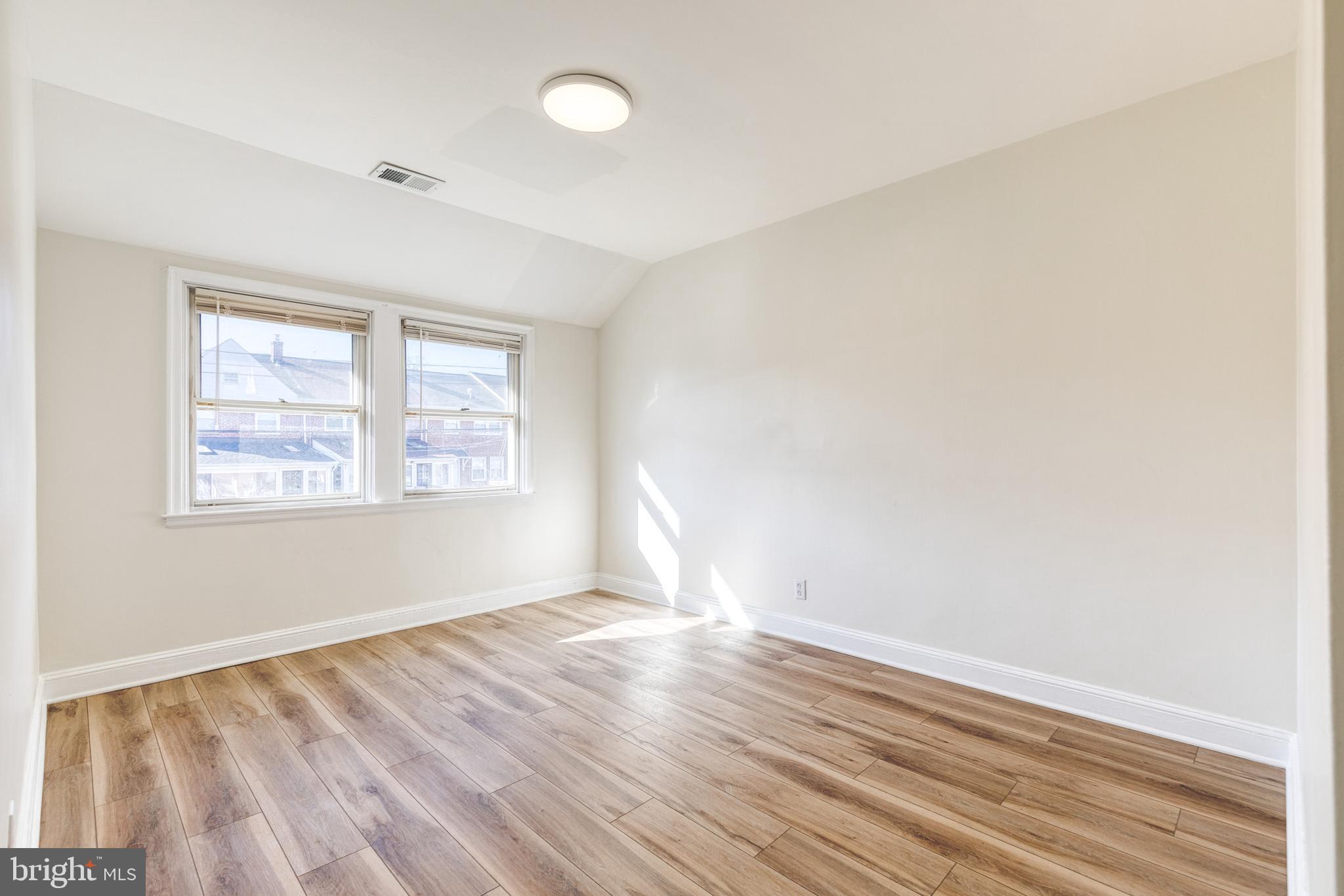 CHINQUAPIN PARK - Residential