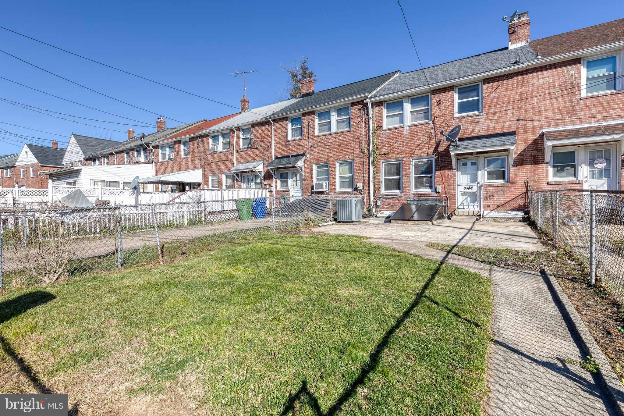 CHINQUAPIN PARK - Residential