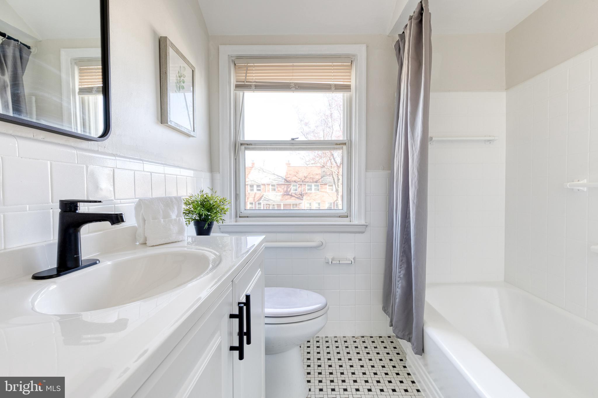 CHINQUAPIN PARK - Residential