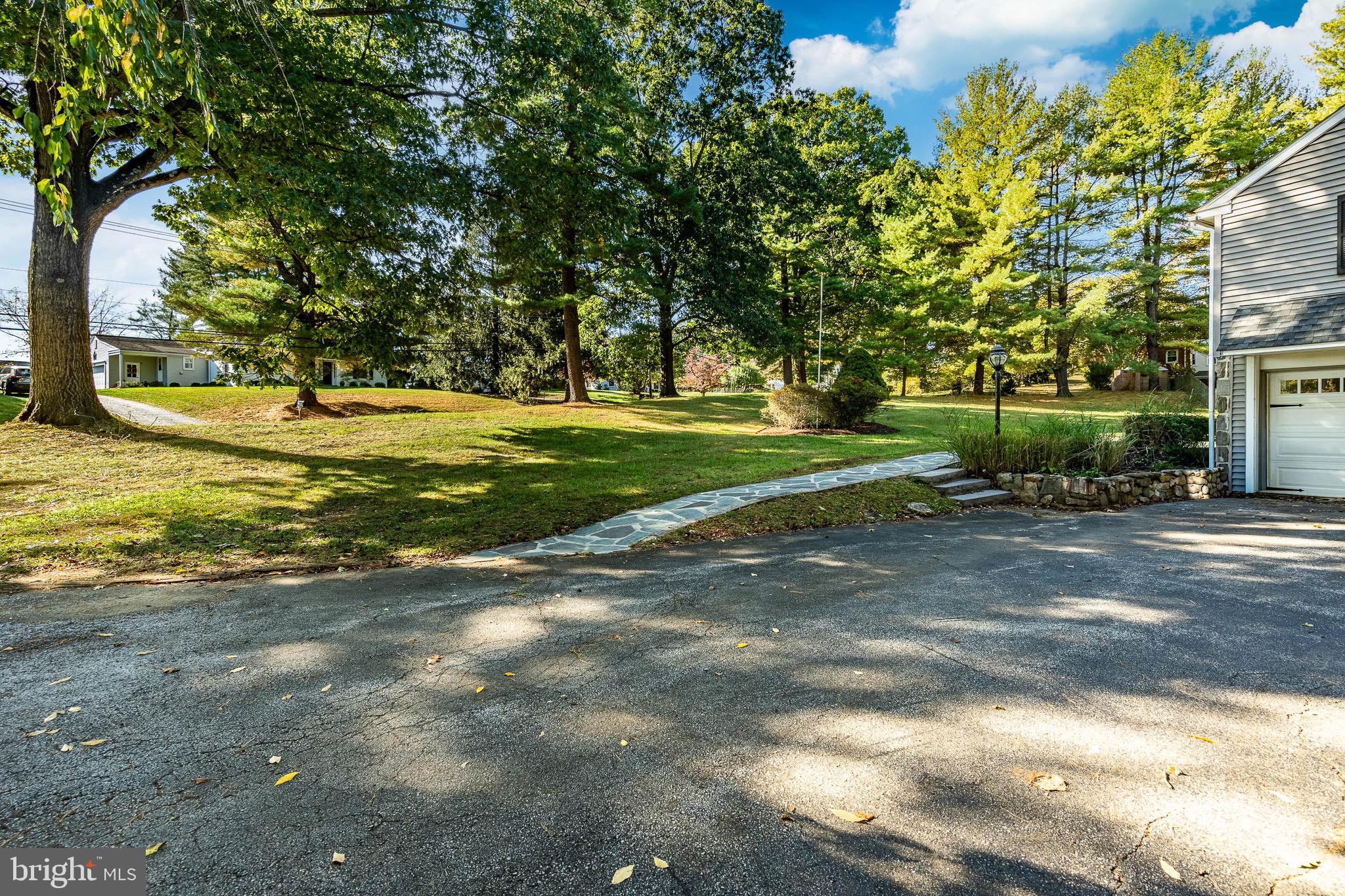 657 WALKER ROAD
