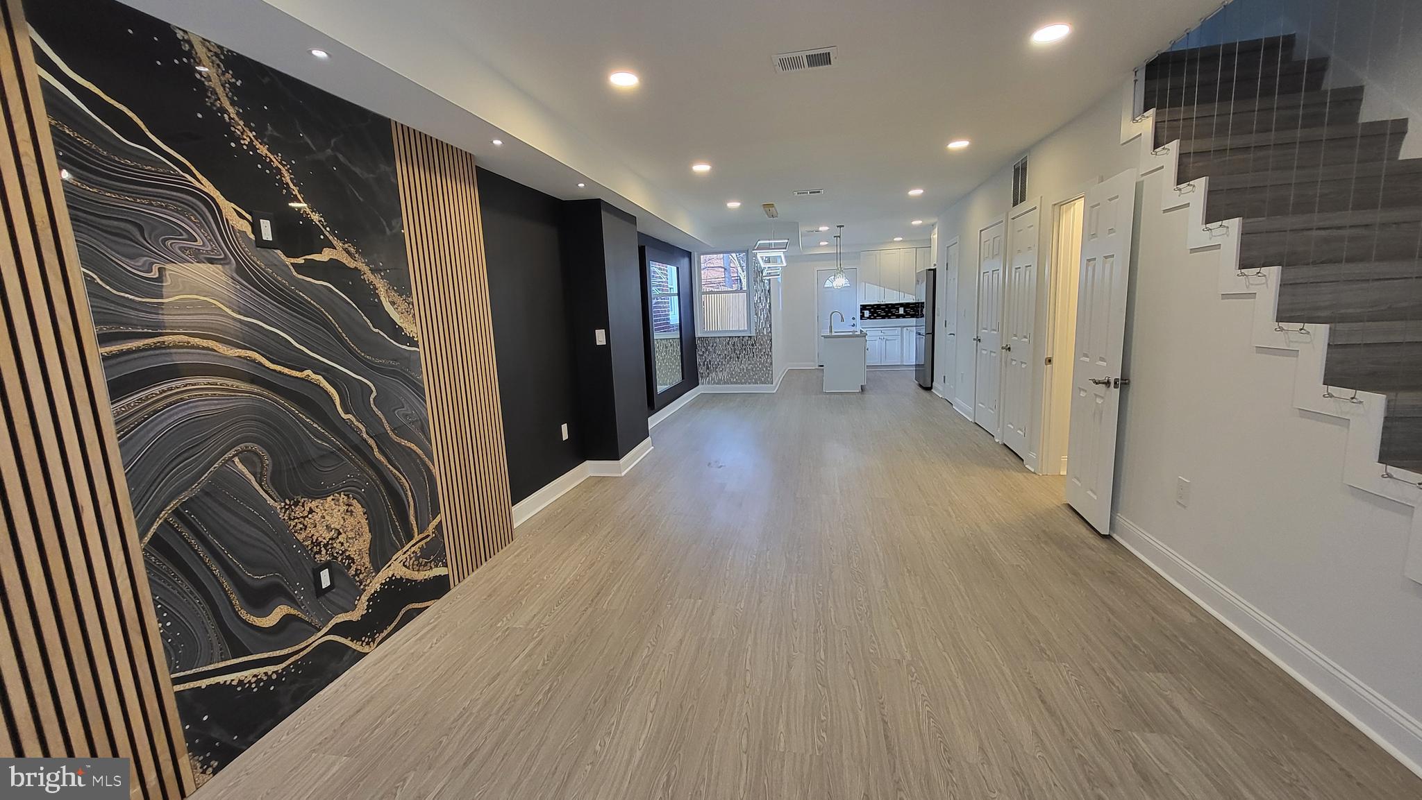 3916 WOODHAVEN AVENUE