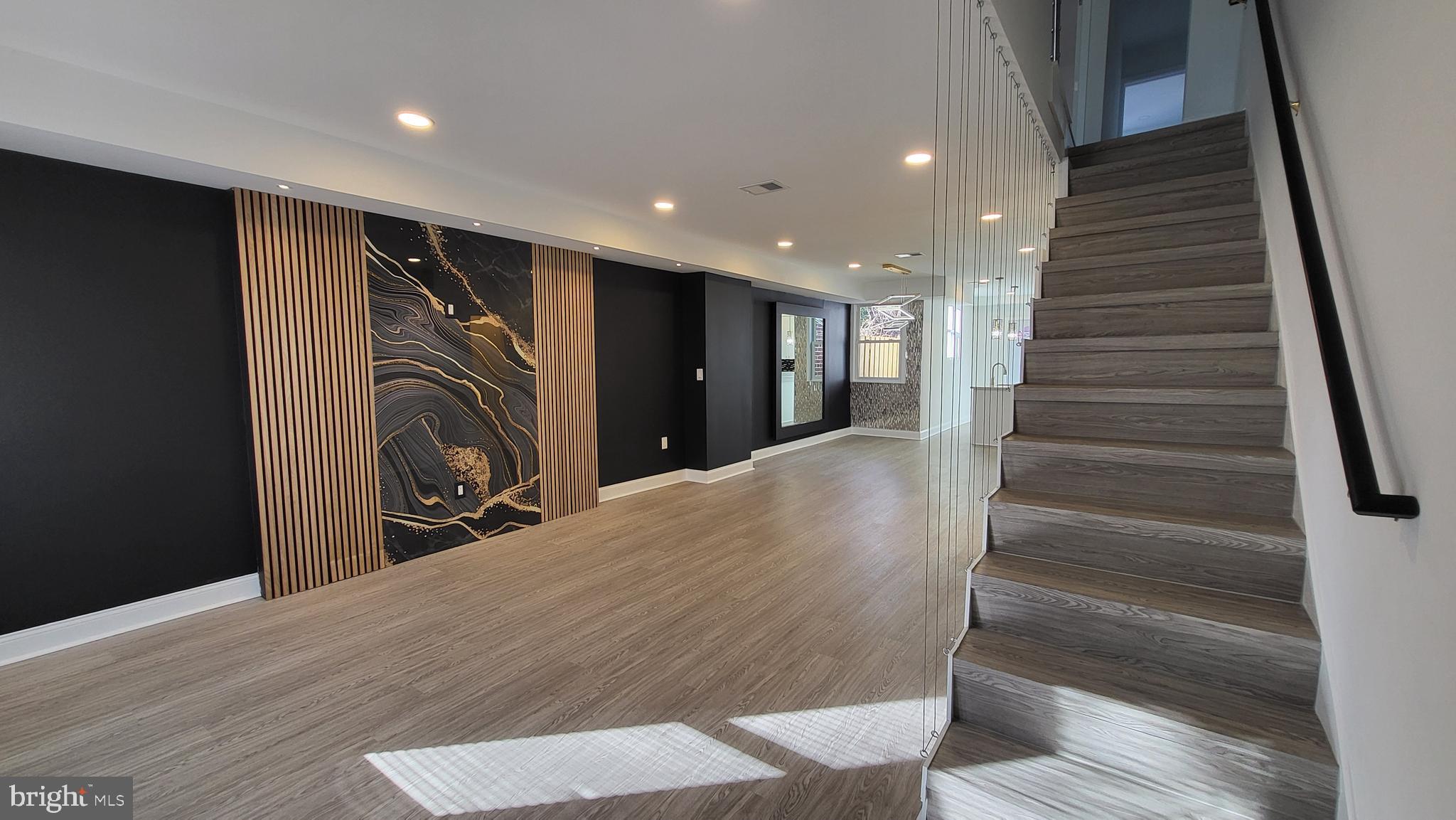 3916 WOODHAVEN AVENUE