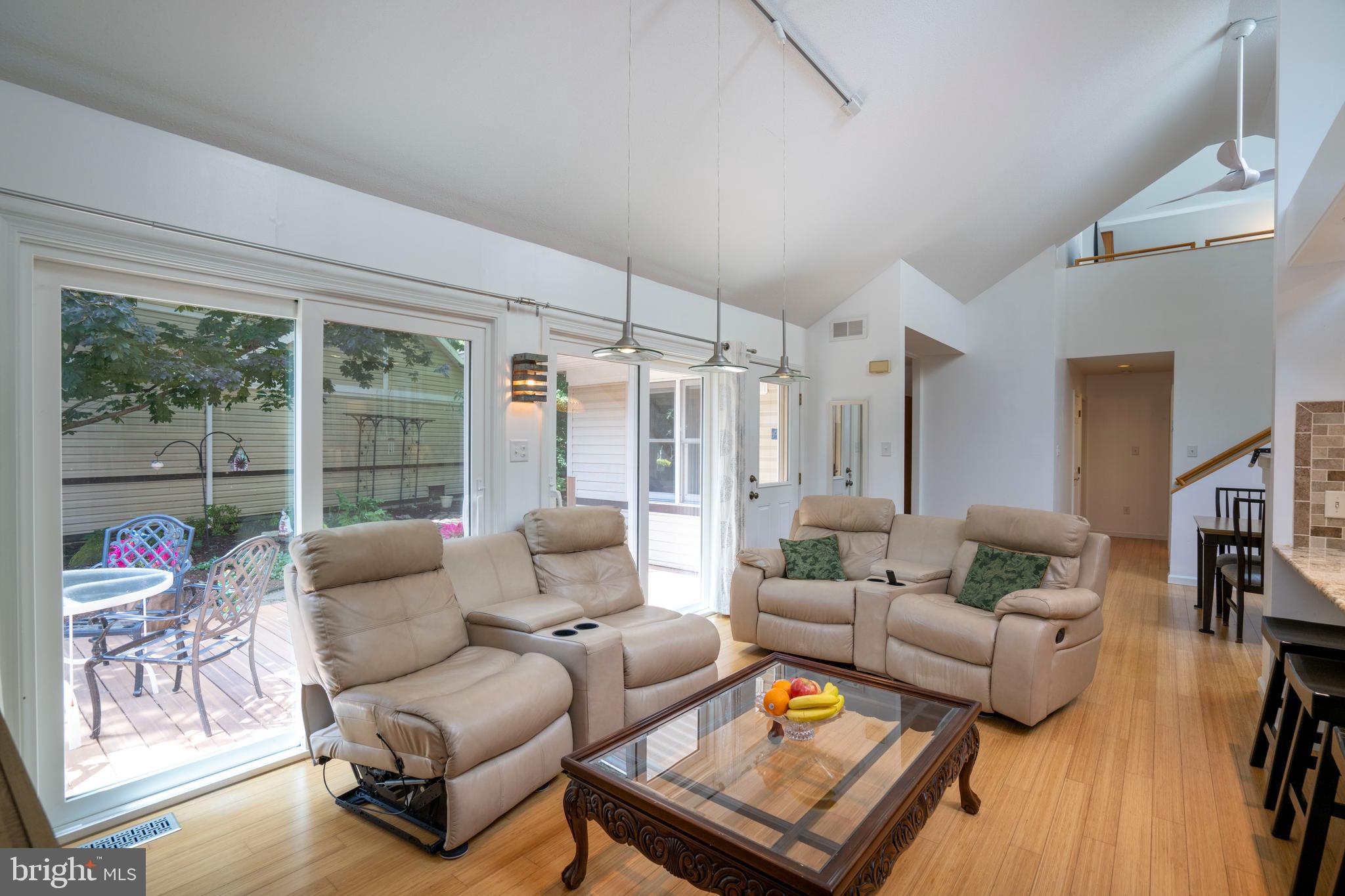 365 OAKWOOD AVENUE