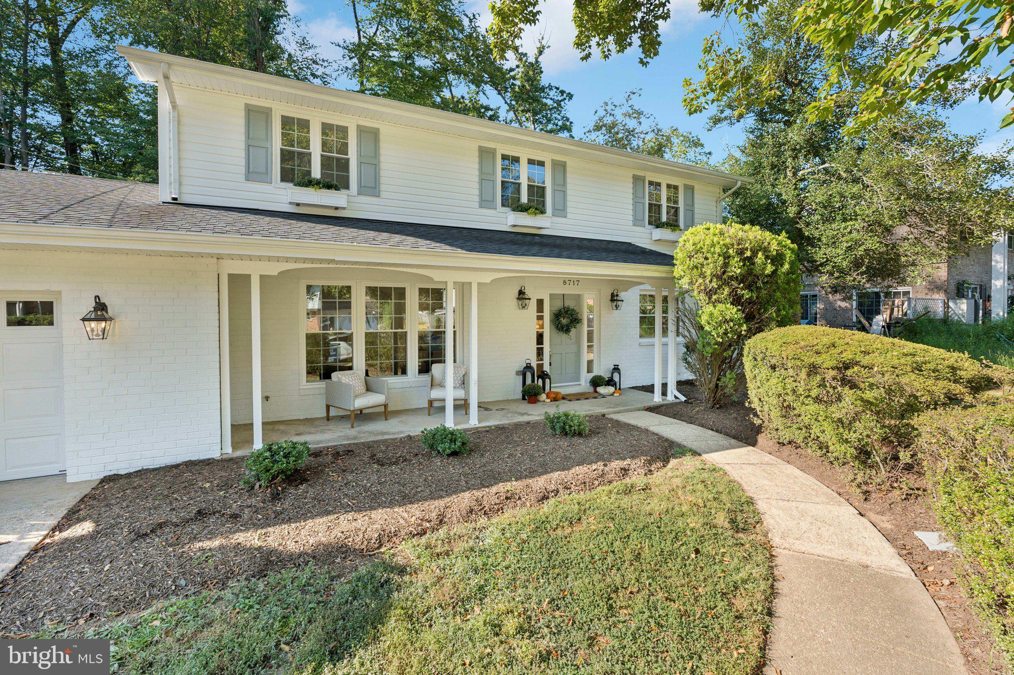 8717 VICTORIA ROAD