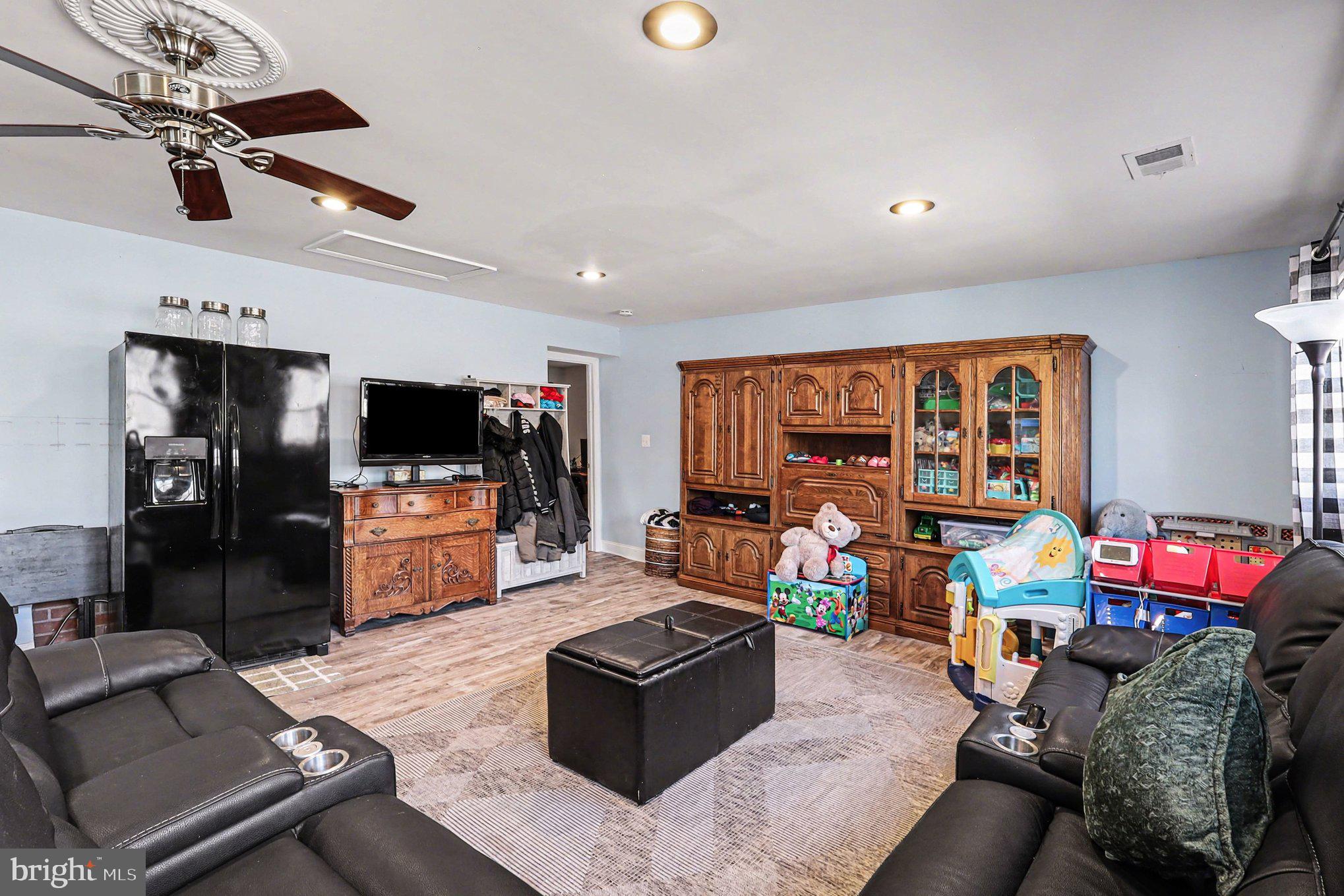 YORKSHIRE ACRES - Residential