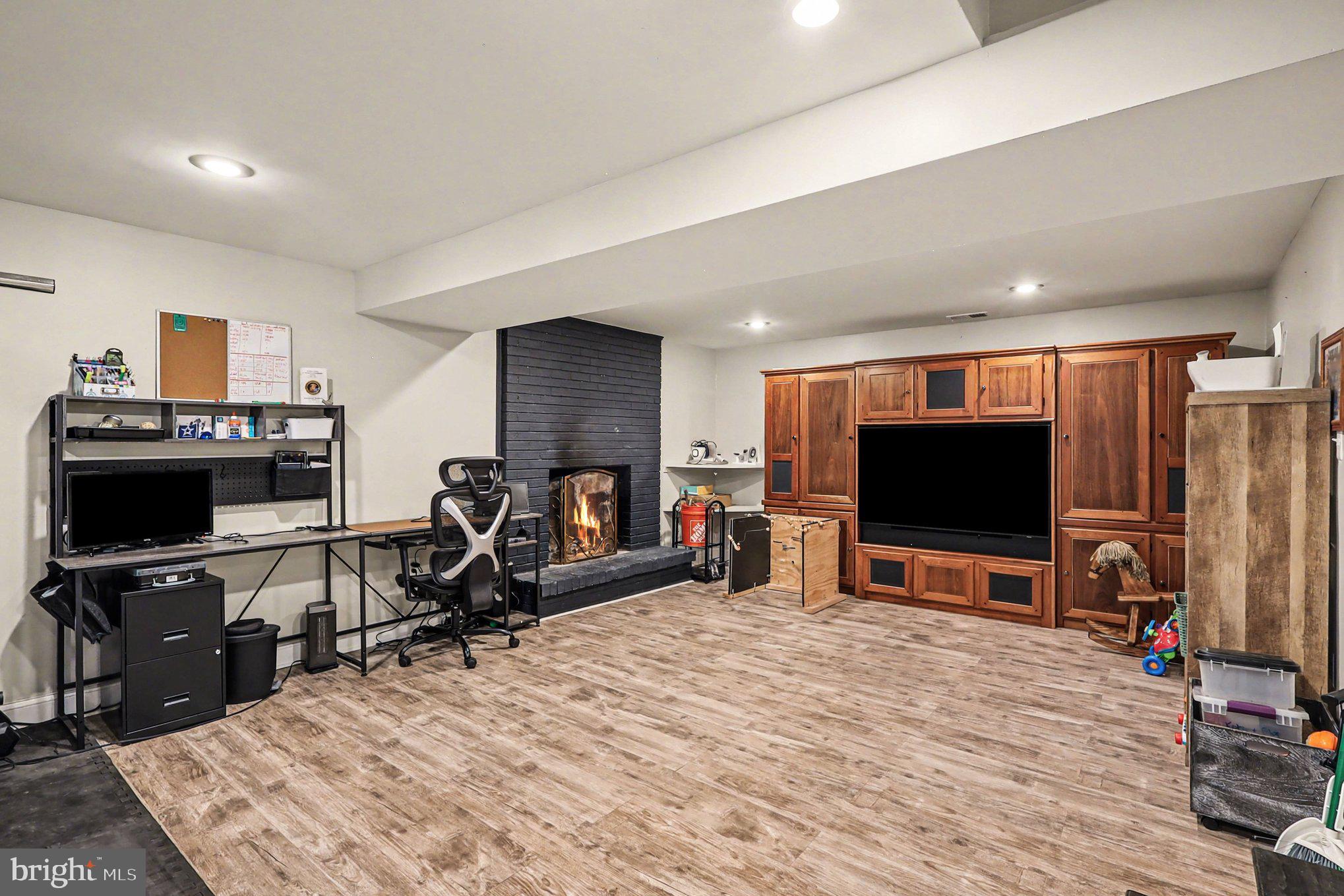 YORKSHIRE ACRES - Residential