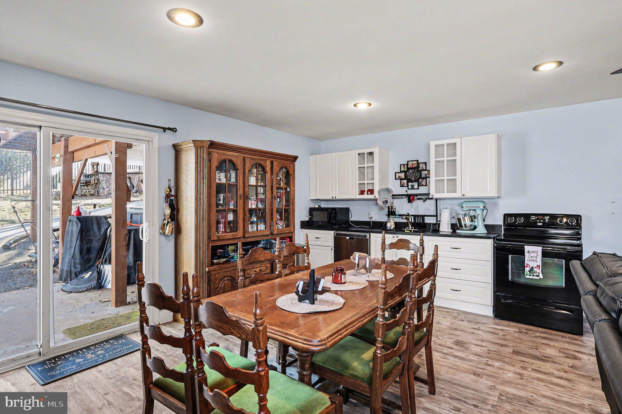 YORKSHIRE ACRES - Residential