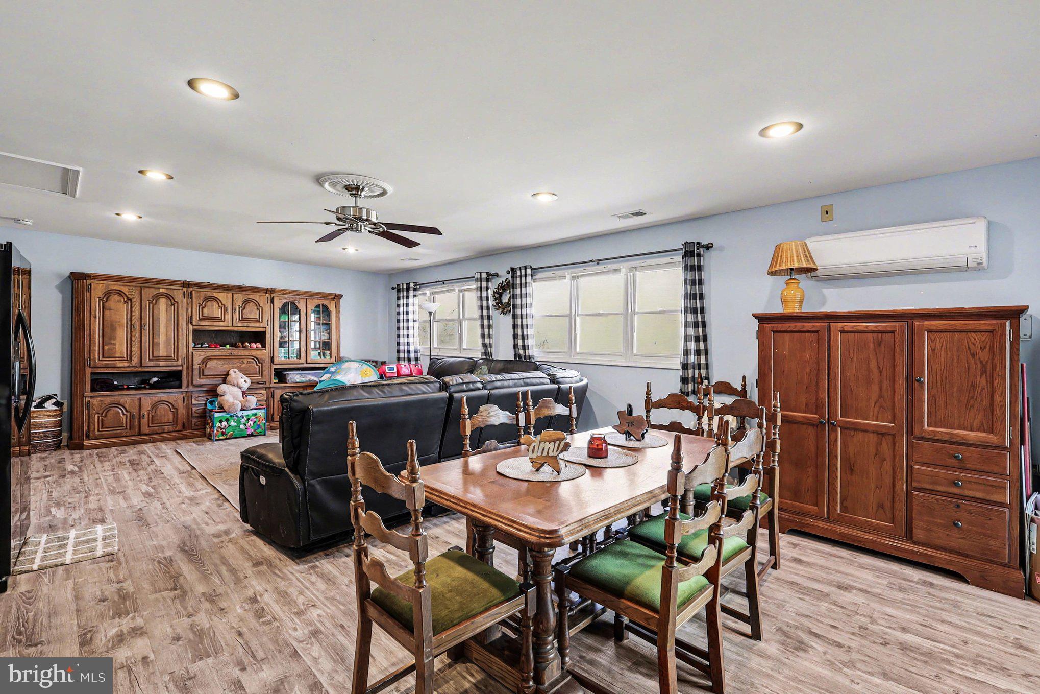 YORKSHIRE ACRES - Residential