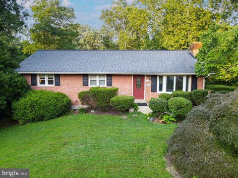 Photo of 7409 Lake Drive, MANASSAS, VA 20111 (MLS # VAPW2113694)