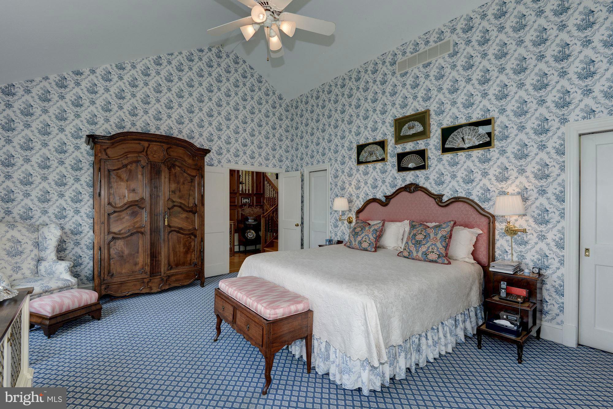 HARLEQUIN - Residential