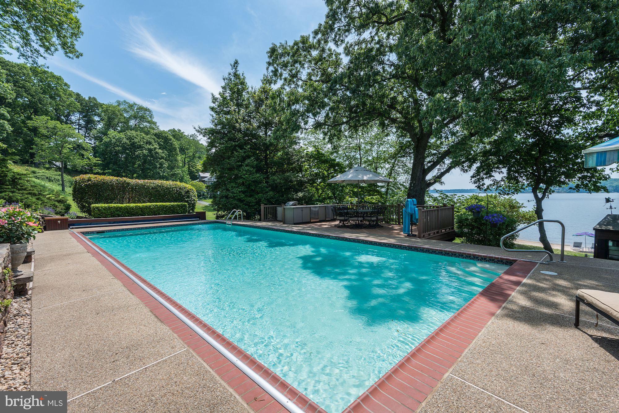 HARLEQUIN - Residential