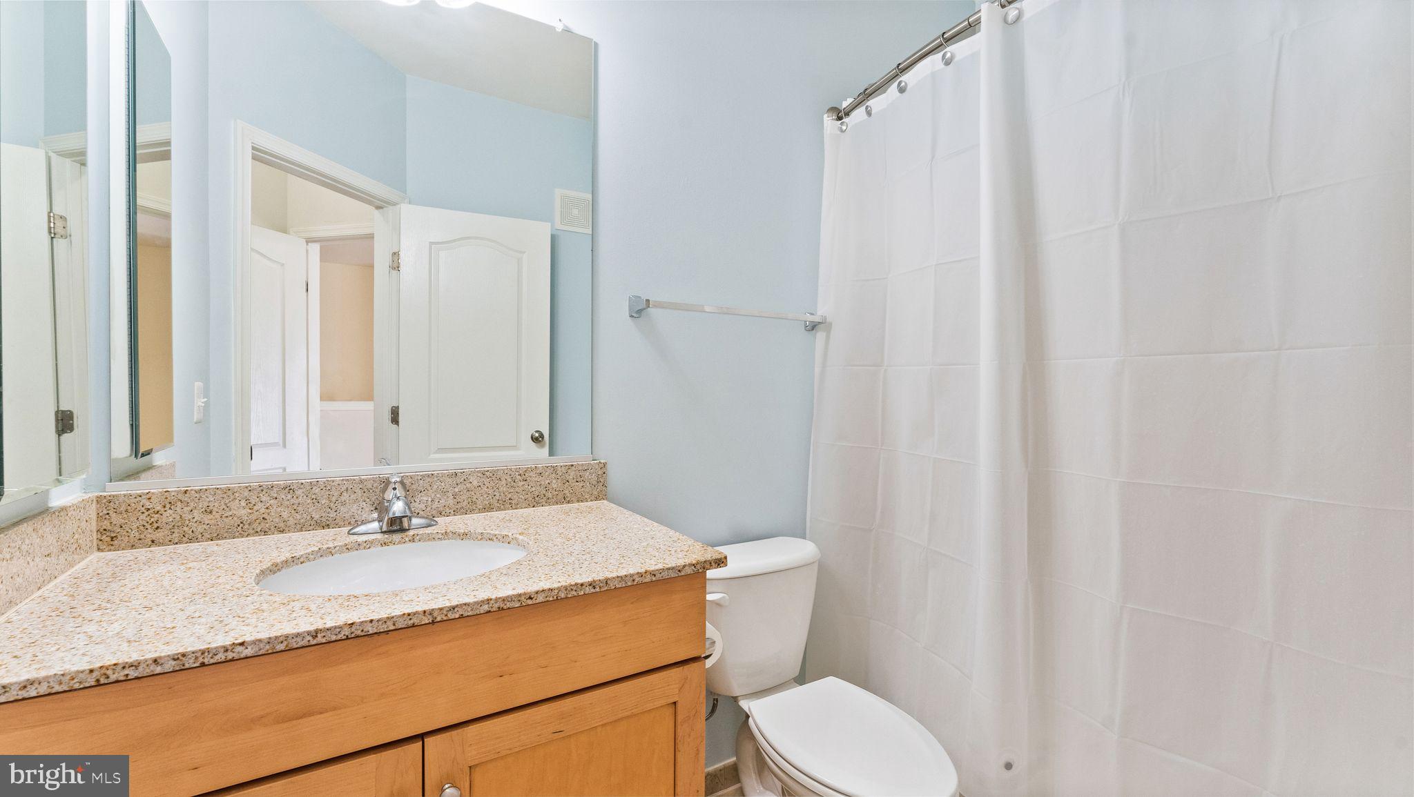 LINDEN ROW @ LANSDOWNE TOWN CENTER - Residential Lease