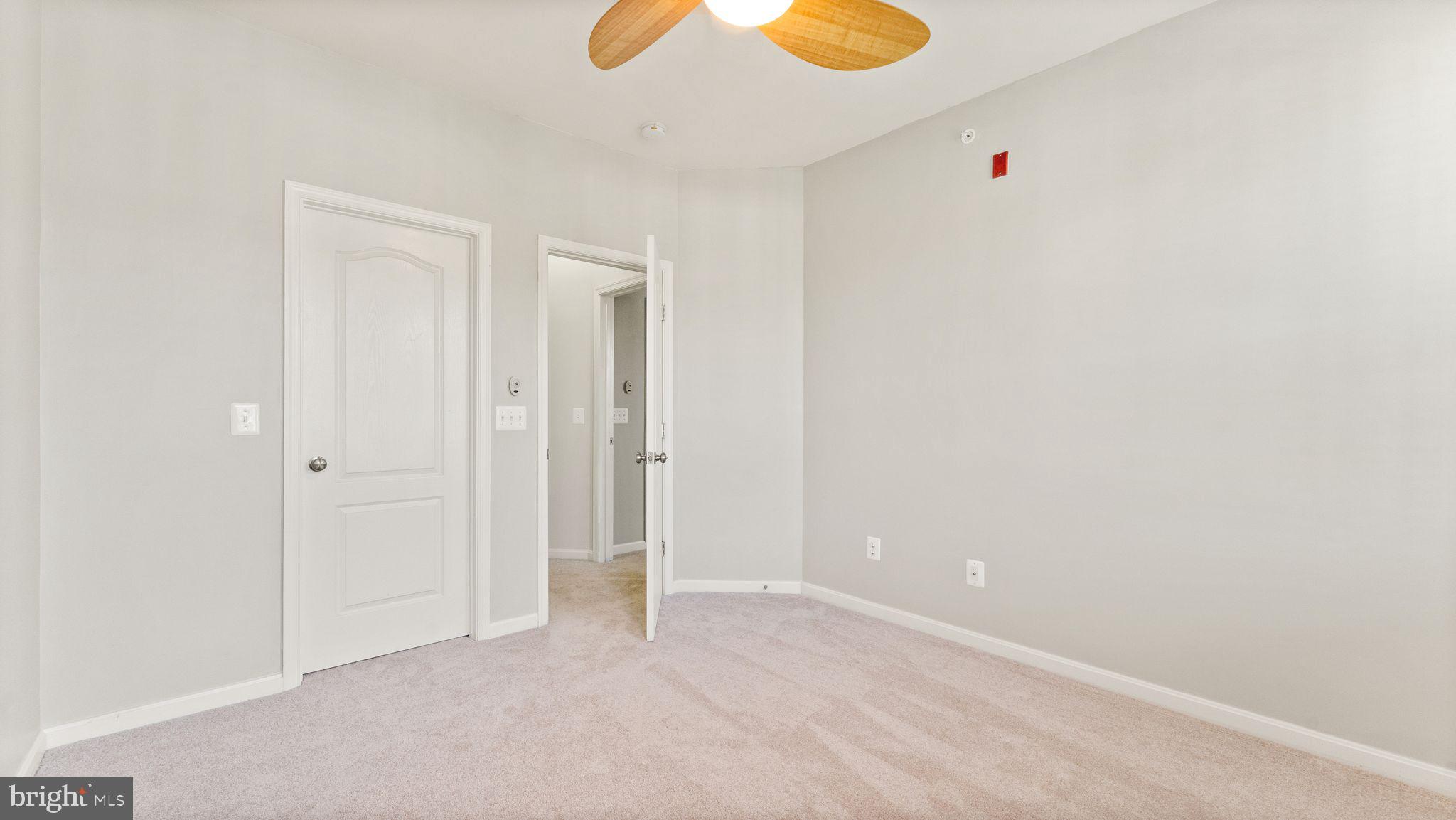 LINDEN ROW @ LANSDOWNE TOWN CENTER - Residential Lease